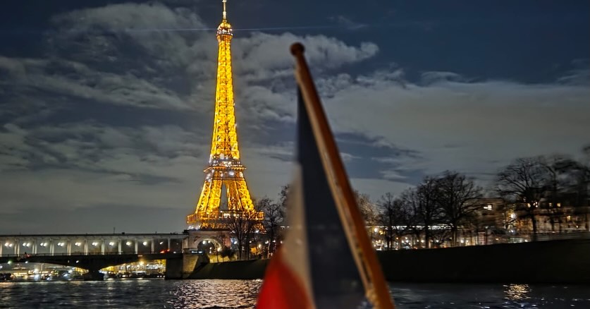 Paris, la ville lumière en plein Noël 🌙