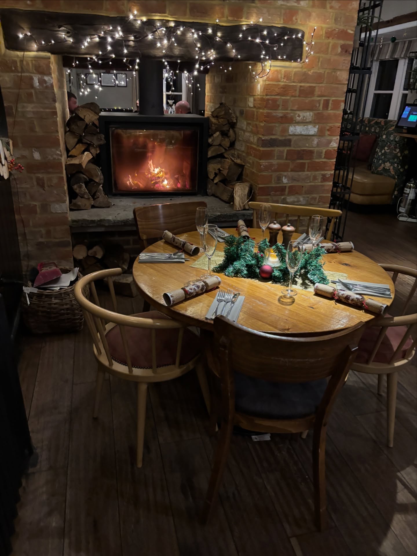 🎄 December is here and we’re excited to celebrate Christmas with you! 🎄
Our festive menu is running right through to January — so if you haven’t organised your Christmas get-together yet, there’s still time to book!
✨ Dates to remember:
📅 20th December – Open Mic Night
Join us from 4–9pm for live music from amazing local talent in our covered courtyard.
📅 22nd December – Children’s Christmas Party
This event is now fully booked — thank you for the amazing response!
📅 24th December – Christmas Carols
Our Christmas Eve carols in the courtyard are also fully booked. Please note: only guests with tickets will be granted entry.
🎉 New Year’s Eve
No plans for NYE? Grab one of our party tickets and dance your way into 2026 with us!
We can’t wait to celebrate the season with you! ✨#christmasatthegeorgemaulden