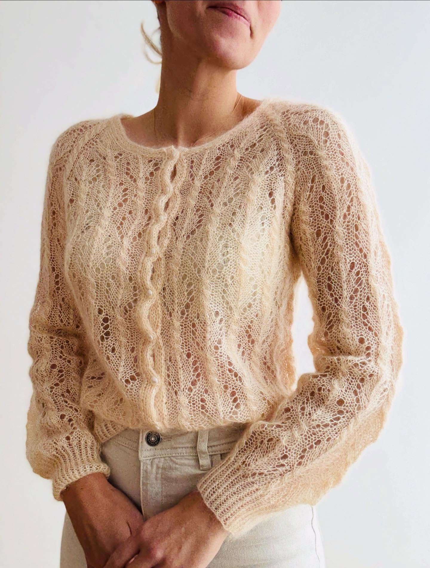 ☁️ PATTERN RELEASE GERARDINA CARDIGAN ☁️
.
This is probably the most beautiful garment I have ever knitted or designed as the Gerardina Cardigan unites everything I love about knitting: a delicate stitch pattern consisting of a mix of cables and lace, but which is still relatively easy to knit up, a classic raglan yoke with beautiful cables along the raglan lines, a comfortable fit and a lot of options: ribbing, I-cords or double knitting 🔥
Thanks to my lovely test knitting team and the support of @pascuali_official the pattern for my most elegant cardigan pattern is now available in German and in English on my website and Ravelry - with 25 % off on this and all other patterns of mine until Tuesday next week (no code needed) 🥳
.
Now I just cannot wait to show you the amazing testers versions of the cardigan and of course I cannot wait to see your version of the design 💗
.
.
.
Pattern by me - #gerardinacardigan - and available now in German and in English on my website and Ravelry ☀️
.
Yarn: Mohair Bliss in the shade Natur and Vanille (second sample made my @anne_lissi_ooo ) by @pascuali_official
.
Advertising
.
#knitting #knittingaddict #knittinglove #knittersofinstagram #knitstagram #knitspiration #knittinginspiration #iloveknitting #knitknitknit #imakemyownclothes #handmadefashion #slowfashion #mohairknit #mohair #stricken #strickenmachtglücklich #knitter #diy #knittingismyyoga #strikk #egostrikk #strikkedilla #strikkeinspo #tricoter #tricotaddict #tejido