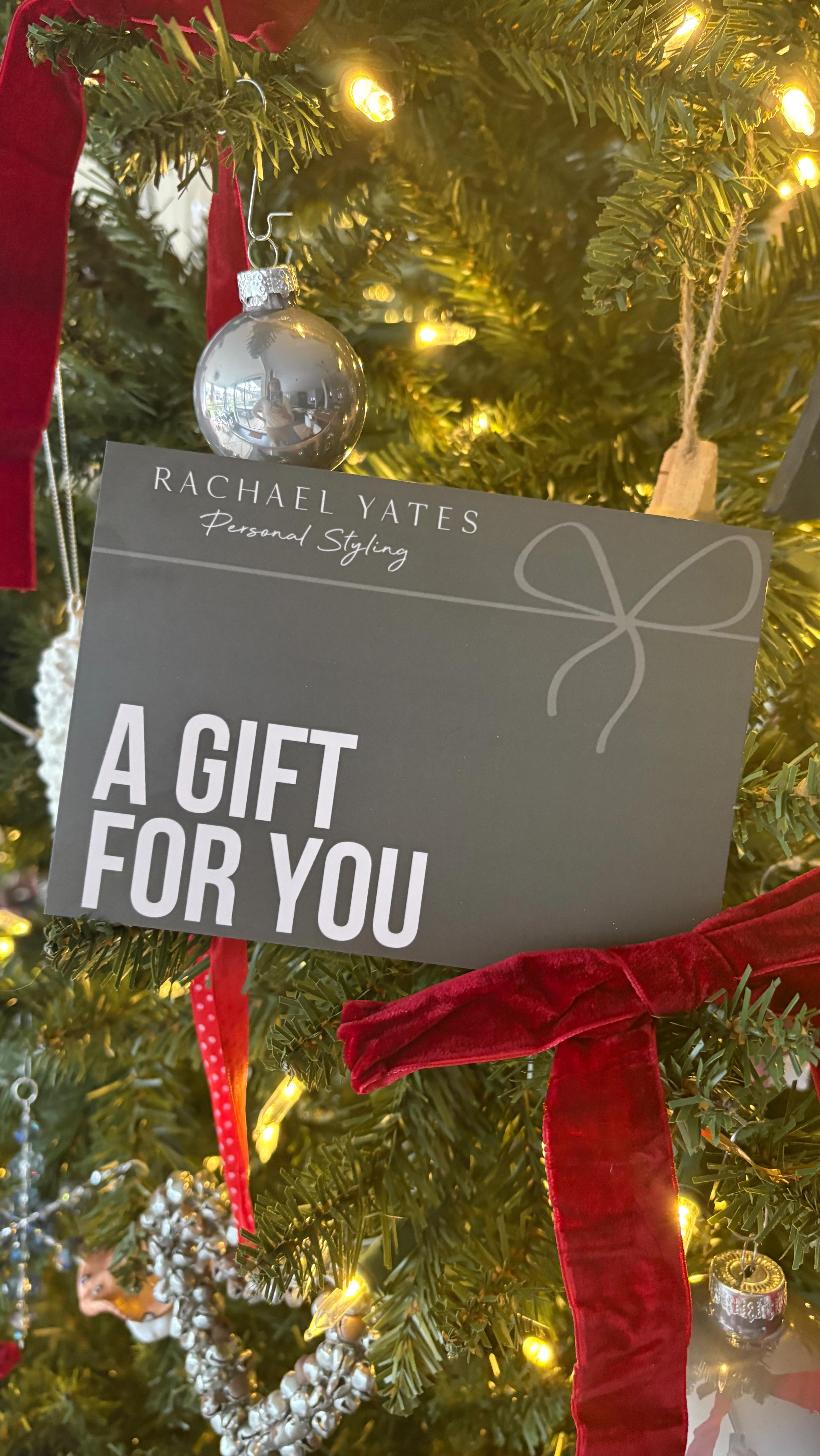 Looking for a great Christmas gift idea? Treat someone you love to the gift of colour or style this Christmas and help a small boost a small business at the same time 🎉
Physical or digital gift vouchers are available to purchase on my website for a complete service or set amount.
Personal Stylist Basel | Colour Analysis Basel | Gift Ideas | Colour Friday | Black Friday Basel