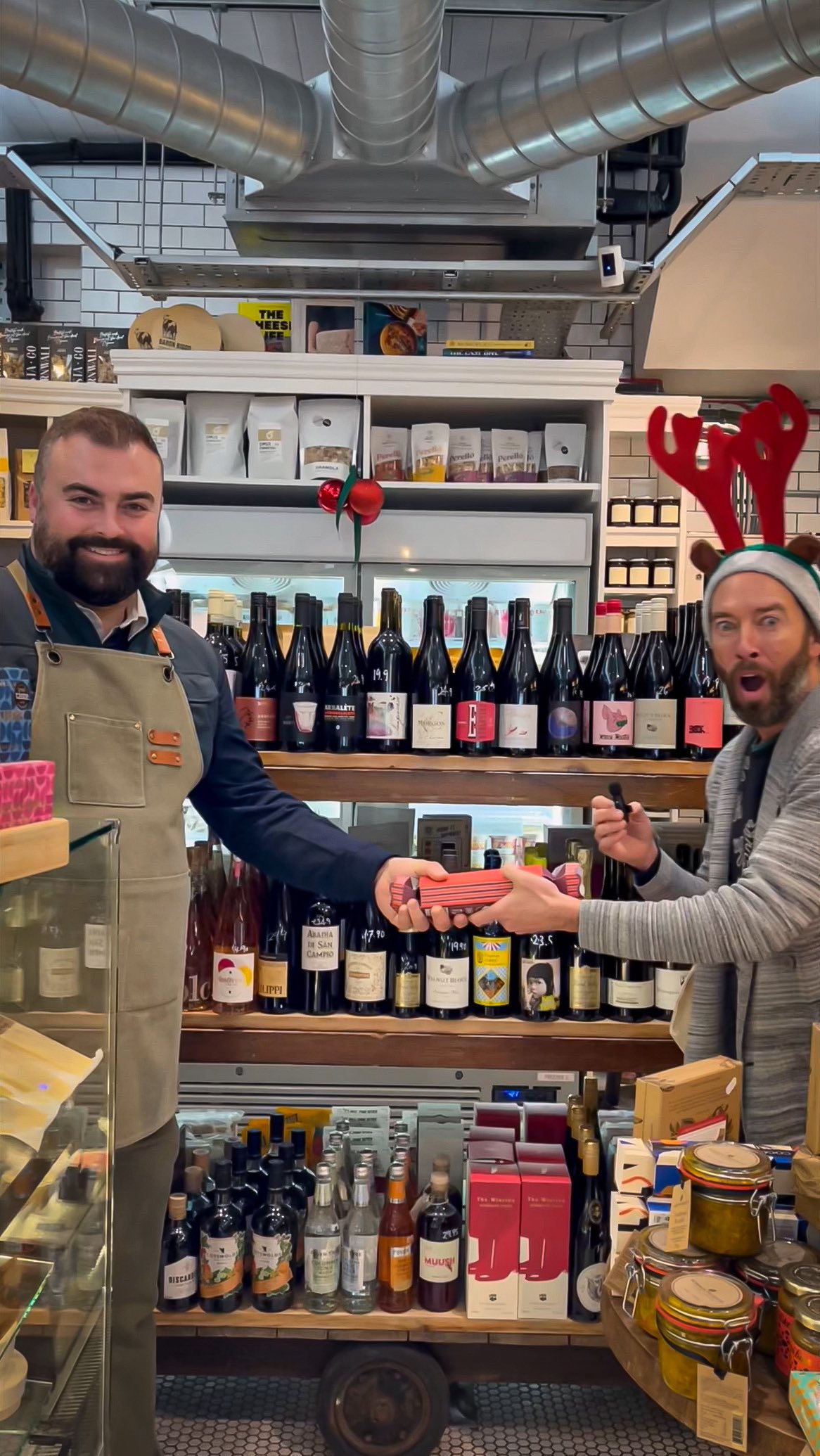 Alex’s Christmas Picks 🎄🎅🏽
Alex is back with his 3 top picks for the festive season! Being a huge dog lover, he’s kicked things off with @wzis.dog dog treats, he second choice is @reclaimdrink to sort out those Christmas hangovers 🥴 and finally, @thepicklehouse pickled cracker - be sure to find someone who can pull yours as dramatically as these pair do 😉.
#parsnipsofteddington #parsnipsdeli#christmaspicks #christmasjoy #cracker #christmascollection #christmastreats #christmasgiftsideas #festivetime #festivefeels #festiveshopping #festiveglow #festivefood #festivefun #festiveflavours #festivemood #festivespirit #festivegifting #festivestyle