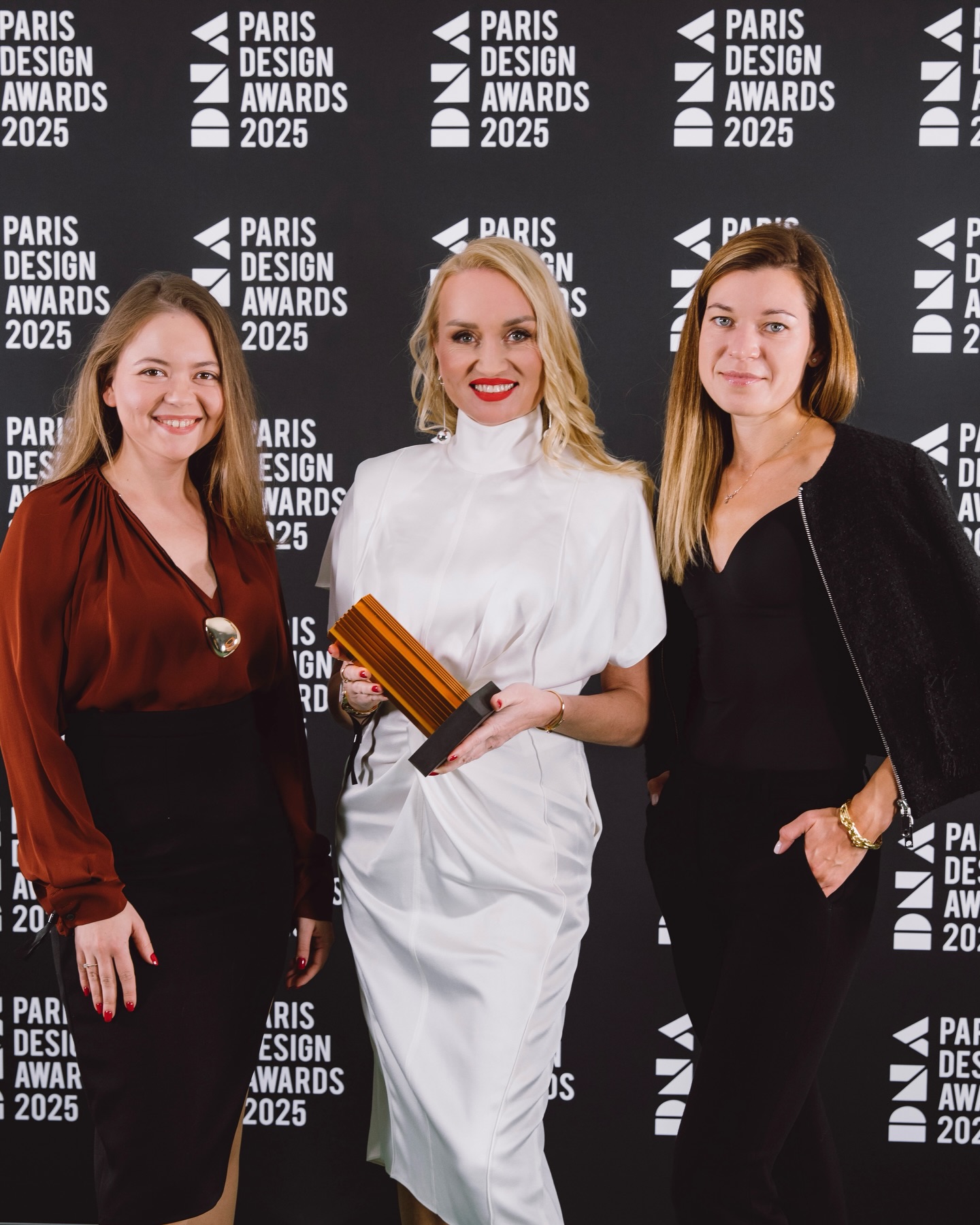 An inspiring evening in Paris with @dna_paris. Thrilled that our two projects were recognized with awards in Interior Design / House and Residential at the DNA Paris Design Awards 2025. We’re grateful for the opportunity to bring design to life and share it on an international stage!
www.sfdesigninteriors.com
📩office@sfdesign.at
📍Bösendorferstrasse 4, Vienna
#interiordesignvienna #interiordesignwien #interiordesign