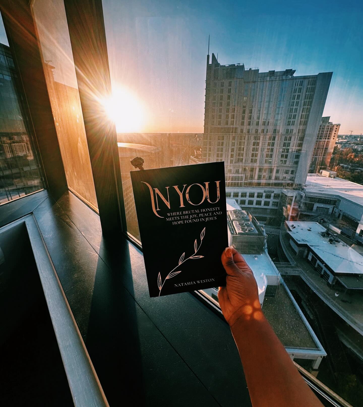 Idk about you, but after the holiday…I’ve got a lot to say to God. 😩
Being around family, old patterns, and all that holiday heaviness will have you running back to His feet real quick.
If you’re feeling it too, grab your In You journal and meet Him in the quiet. 🖤🙏🏽
natashaweston.com/inyoujournal (LINK IN BIO)
#InYouPrayerJournal #talktoGod #holidaydepression #seasonaldepression #prayer #sundayencouragement