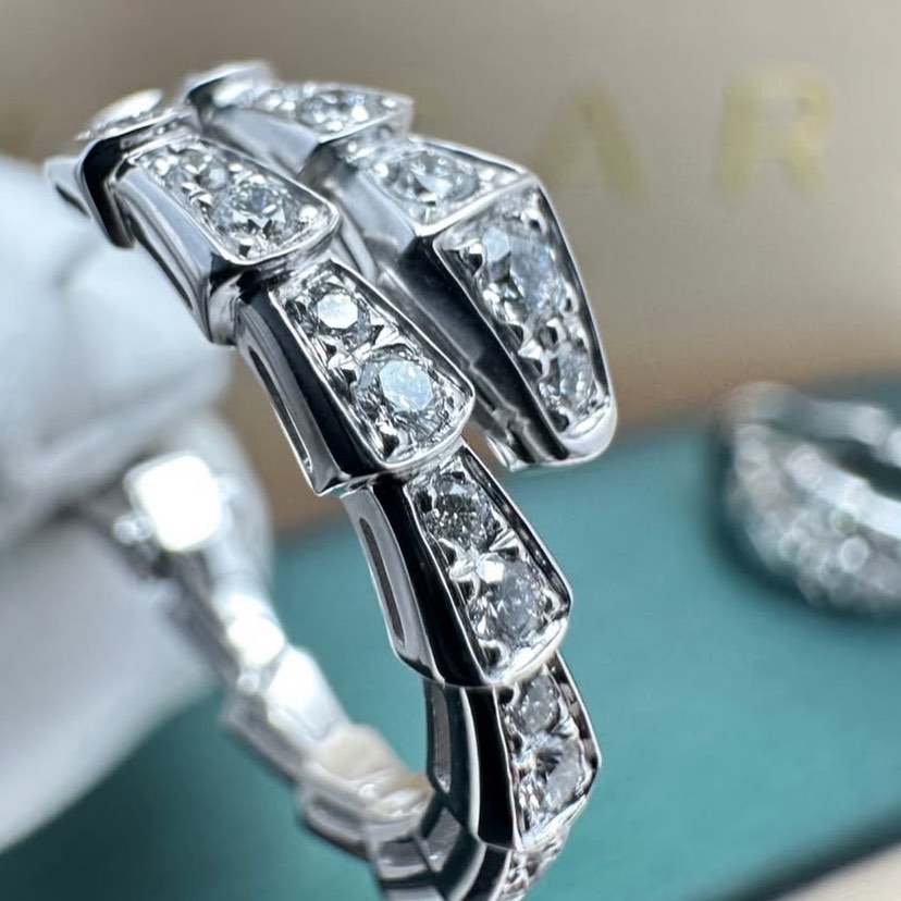Bvlgari Serpenti Viper Hoop Earrings
White Gold & Pave Diamonds
💯Authentic
Box & Bvlgari Service Paper
Contact or WhatsApp : 0561009916
#DubaiLuxury #DubaiPreloved #PrelovedDubai #DubaiShopping #DubaiStyle #DubaiWatches #DubaiJewelry #DubaiFashion #DXBLuxury #DXBStyle #DXBShopping #LuxuryDubai #UAEFashion #UAELuxury #DubaiBlogger #DubaiCollectors #DubaiDeals #DubaiResale #PreownedDubai #SustainableDubai #LuxuryMarketDubai #DubaiLifestyle #MyDubai #DubaiInfluencer #DubaiBusiness #DubaiLuxuryDeals #JewelryInDubai #WatchesInDubai #DubaiBoutique #DubaiSeller