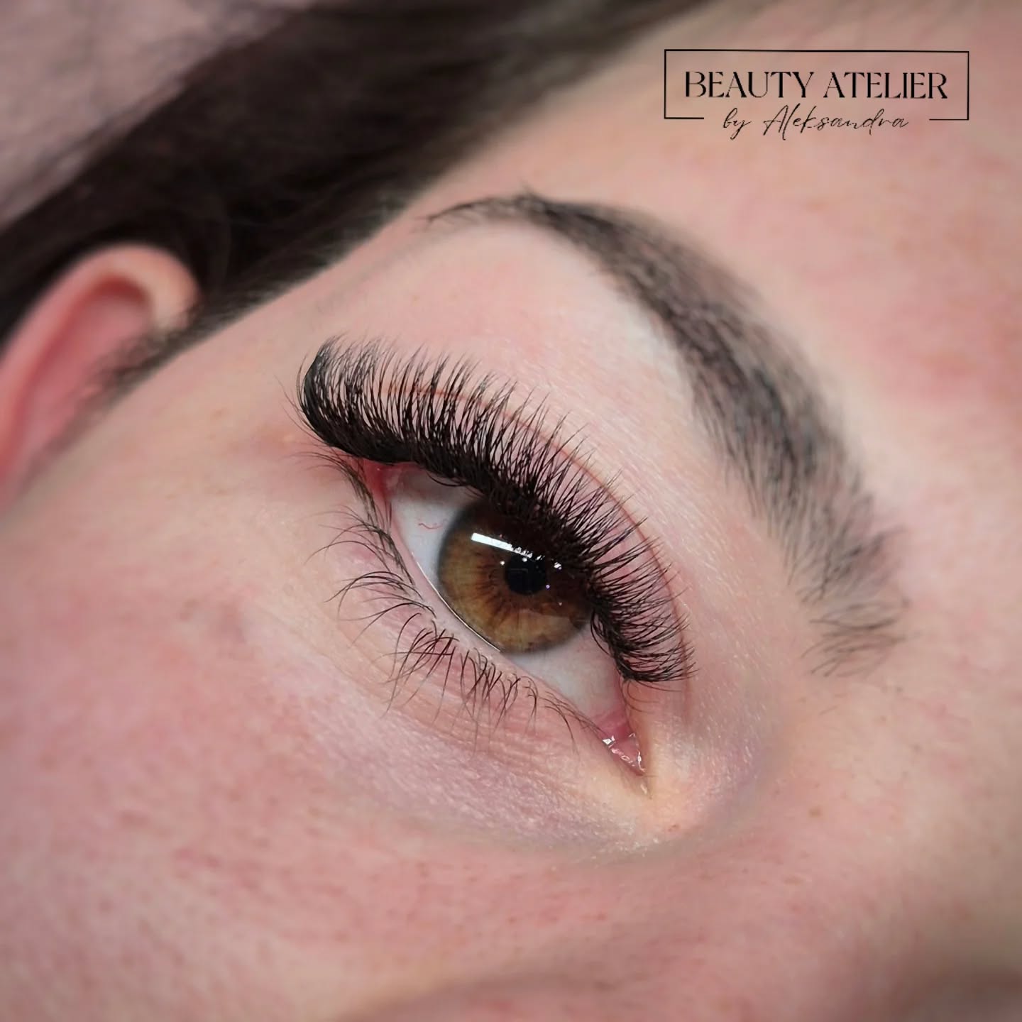✨️ Wimpernverlängerung Light Volumen 2D/3D ✨️
#wimpern #wimpernverlängerung #wimpernextensions #lashes #lashesextension #lightvolume #lashexpert #lightvolumelashes #starlash #wimpern2d #wimpern3d #wimpernstudio #niederösterreich #mistelbach #wien #kosmetikstudio #schonheit #rzesy #przedluzanierzes