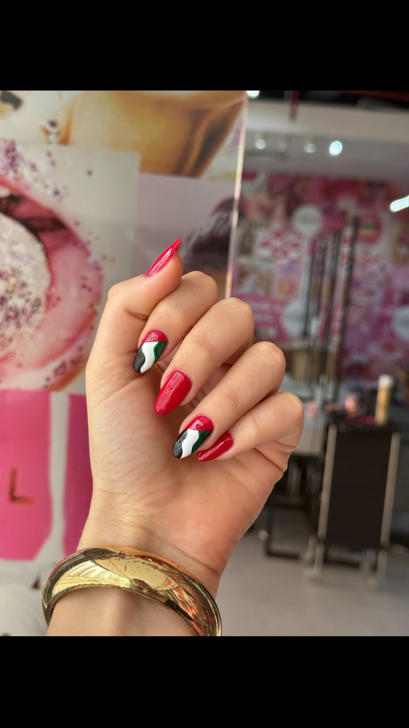 🇦🇪 NATIONAL DAY PENDING… 🇦🇪
Red nails loading for UAE National Day — because the glam starts early at The Salon Dubai. ❤️✨
Get ahead of the rush and lock in your patriotic manicure now… this is where Dubai gets ready.
Gel Mani Pedi 189 AED
Add nail art from 10 AED
Prices subject to 5% VAT
12 locations across Dubai 💖
#UAENationalDay #NationalDayNails #RedNailsDubai #TheSalonDubai #DubaiGirls #FestiveGlam #ThisIsWhereDubaiGetsReady