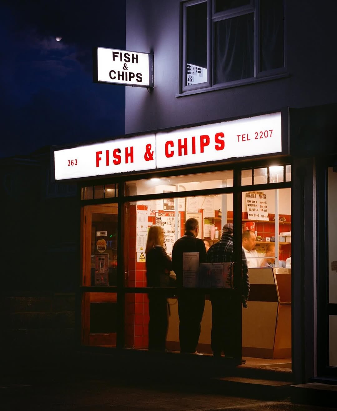 PRIVATE EVENTS AT SWAN HILL THIS WEEK.
We have private events on at the gallery today and tomorrow 9-5pm but we are opening especially on Friday night between 8.30 and 9pm for an appointment viewing of Now Frying. If you haven’t seen the show by photographer @dave_e_gillespie it’s a great opportunity to pop in between pints! Message us and we’ll stay open longer.