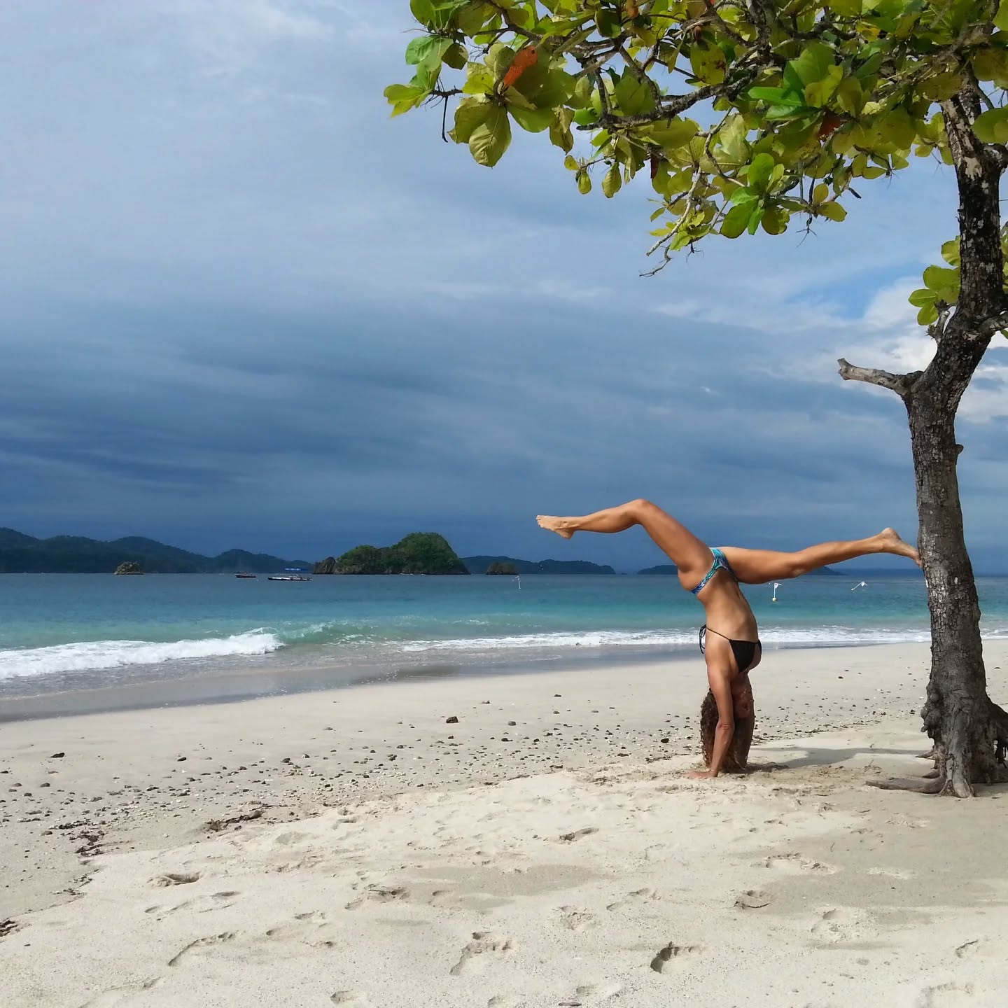 Pura vida series continued-
If you are new here- welcome 🙂
Everytime winter hits in Switzerland i miss my life in Costa Rica even more.
I lived there for 6 years, where I had a hostel in a little hippie town called Montezuma on the Pacific coast.
The nature of this place is unbelievable, and having a hostel- although coming with A LOT of challenges- made me meet so many amazing people and was the most teaching experience of my life.
Even though i was really ready to leave when I left (2018) I miss living on the beach so much.
Did we meet there?
Do you have any questions about this experience?
Feel free to ask away 🙂
#visitcostarica #visitmontezuma #beachlife #simplelife