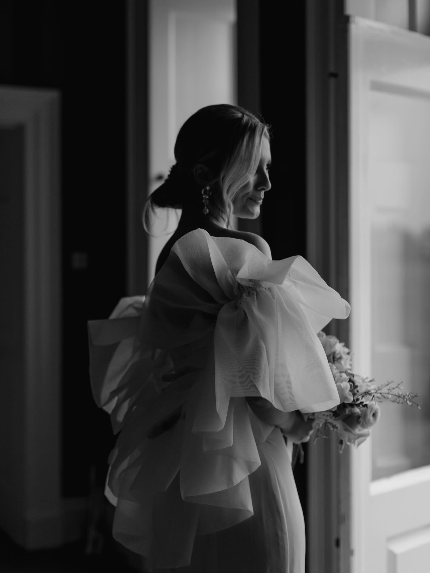 This dress. This set up. The whole thing is β¨β¨
Inquire now to check availability for 2026/27 π Limited availability
Planning @myprettiestworkshops
Florist and Stylist @myprettiesuk
Venue @norwoodng25
Bridal shop @chloejanebridalwear
Dress designer @jennyyoonyc
MUA @nataliekatemua
Hair Stylist @hairbytosetti
Menswear @fallenherostore
Stationery @graystarlingstudio
Shoes @jimmychoo
On the day assistant @thedot.digital
Cake @pinkpeppercorncakes
Harpest @stephanieharpist
Content creator BTS @contentbylaurenc
Bridal robe @wildheartboudoirandboutique
Earrings @maisonsabben
Linen @special_occasion_linen
Modelβs elliedeacs & @lucybunnysmith
-
www.oliviaamyphotography.com
-
-
#weddingphotography #ukphotographer #photographer