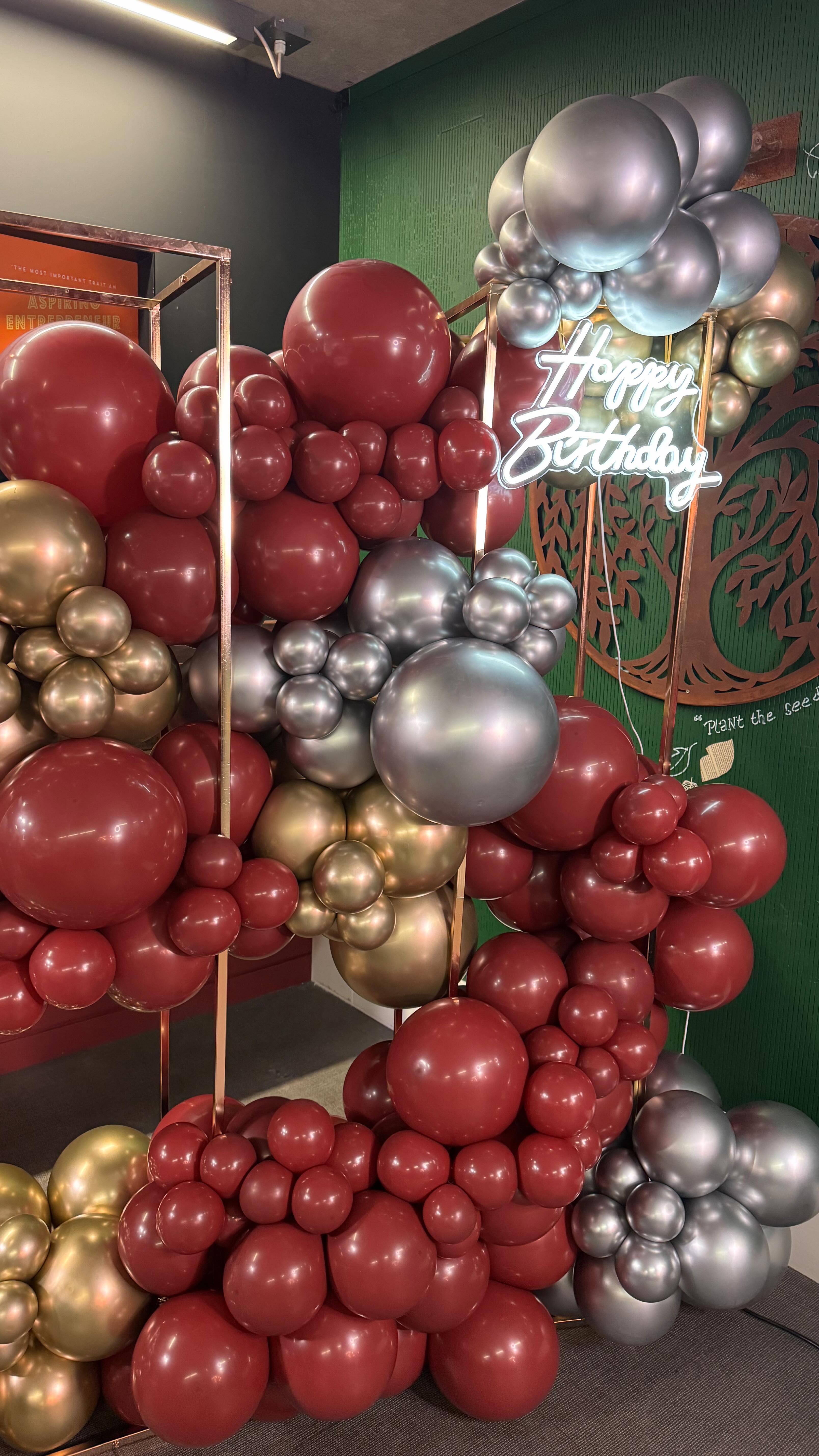 A surprise 60th birthday styled in rich burgundy, gold and silver 🎈✨
If you love designs that feel elegant and elevated, I’d love to style your next event.
DM to check availability.
Light up number @getlitluton