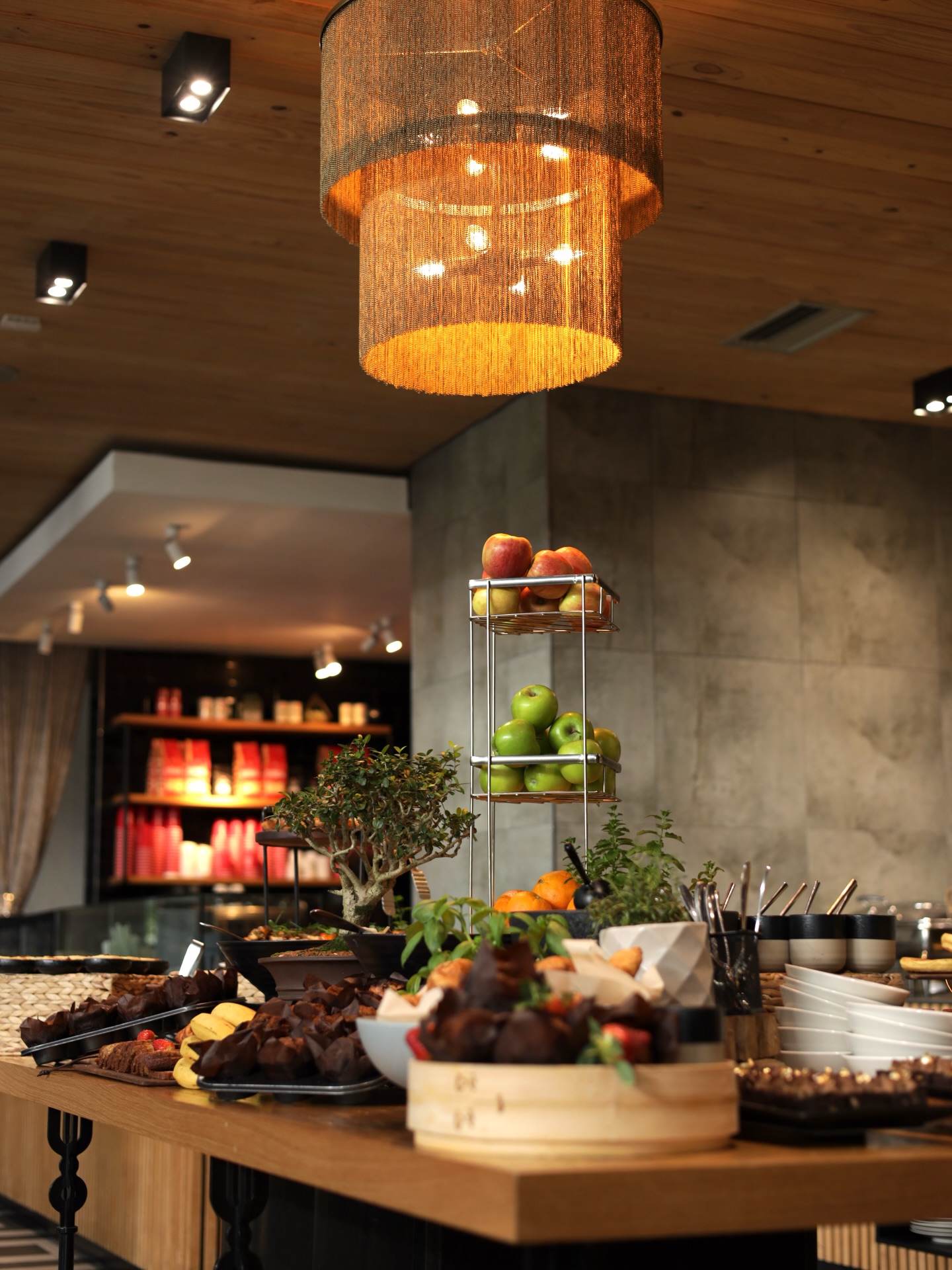 Your favourite weekend treat is here to stay, and it’s getting even better! ✨
Our beloved Sunday Bottomless Brunch with Jazz is elevating the experience for just R325 per person.
Enjoy all the classic brunch dishes you love, now infused with an exciting burst of Summer Asian flavours! Think creamy mussel chowder, freshly prepared sushi, and vibrant signature Summer dishes.
Live jazz sets the perfect mood for a sun-soaked Sunday. Add a little sparkle with a Mimosa for only R75!
Book your table and come hungry! 👇(Link in bio)
#BottomlessBrunch #SundayJazz #AsianFlavours #SummerBrunch #Foodie