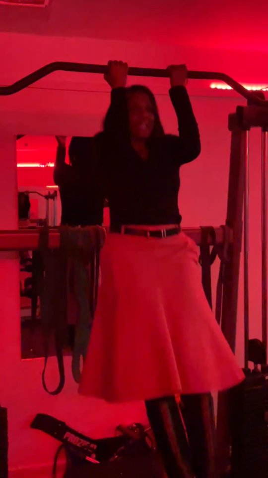 1am chin ups to round off the Christmas gathering night. 🎊💪🏿⛔️🍷