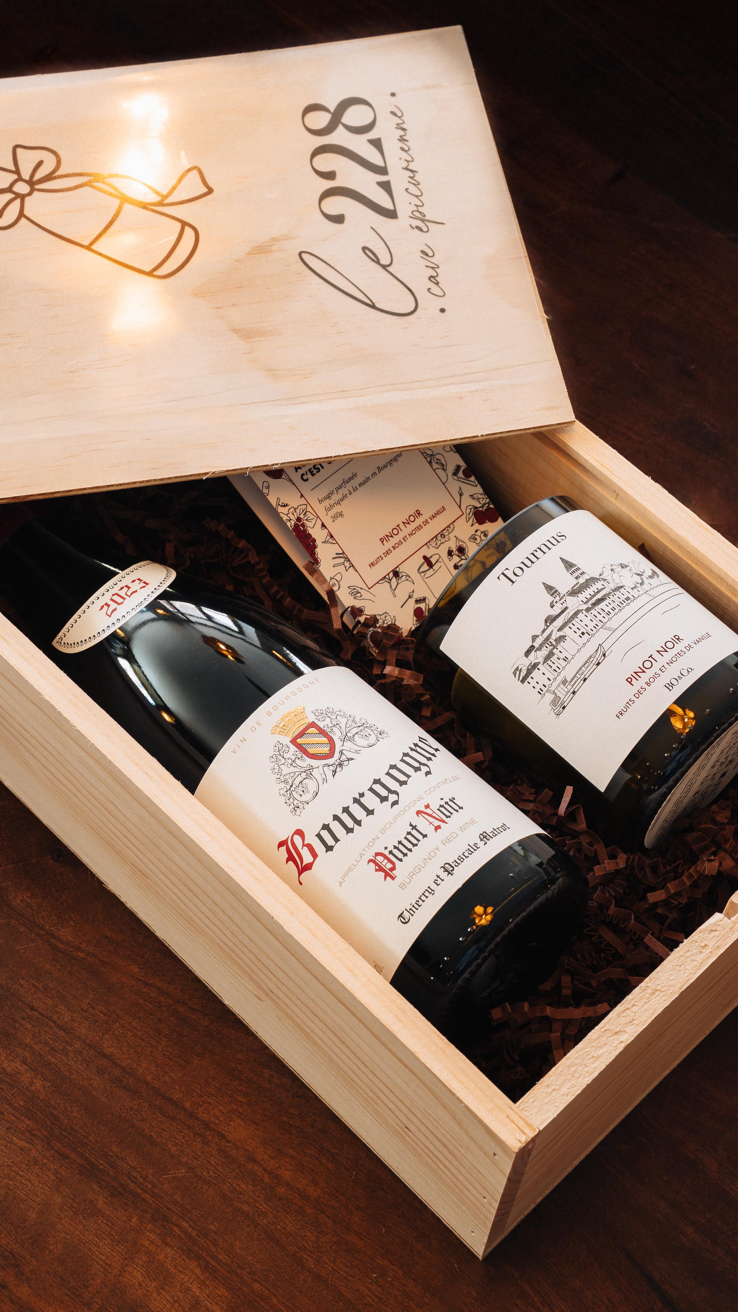 🎁 𝐈𝐃𝐄́𝐄 𝐂𝐀𝐃𝐄𝐀𝐔
Le meilleur de la Bourgogne pour vos cadeaux :
vins, épicerie locale, douceurs artisanales…
Composez un coffret qui a du sens - et du goût.🍷✨
#tournus #tournustourisme #vinsdebourgogne #caviste #baravins #epicuriens #winelovers #christmasgift