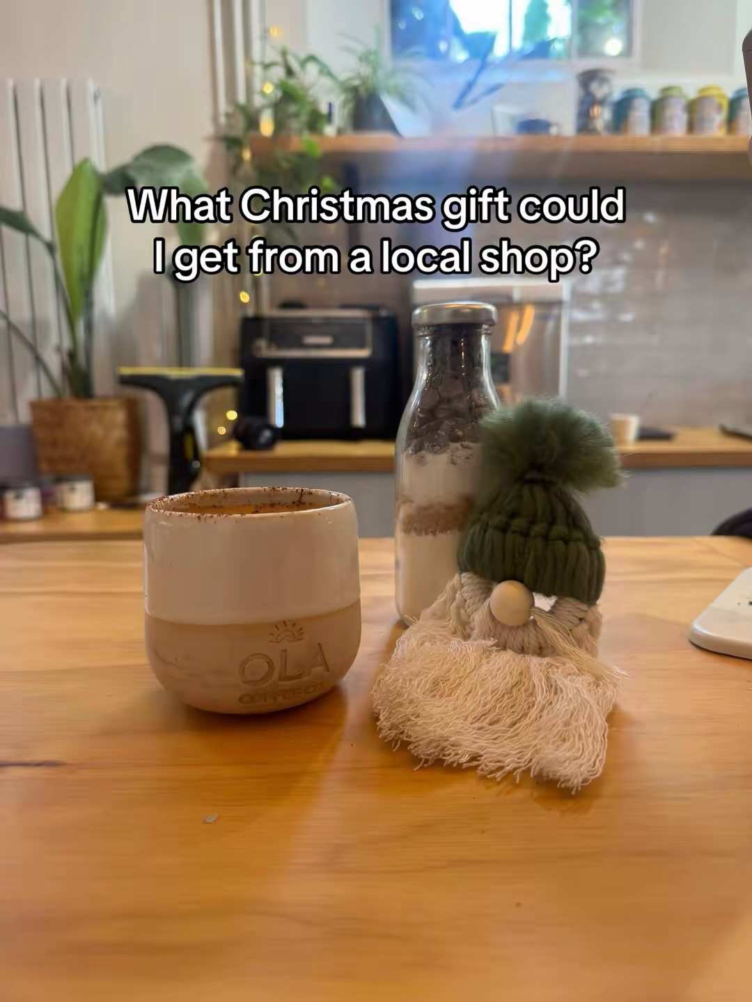 Who’s coming down to the Christmas market this Friday?!
#christmas #shoplocal #twyford #coffee #christmasmarket