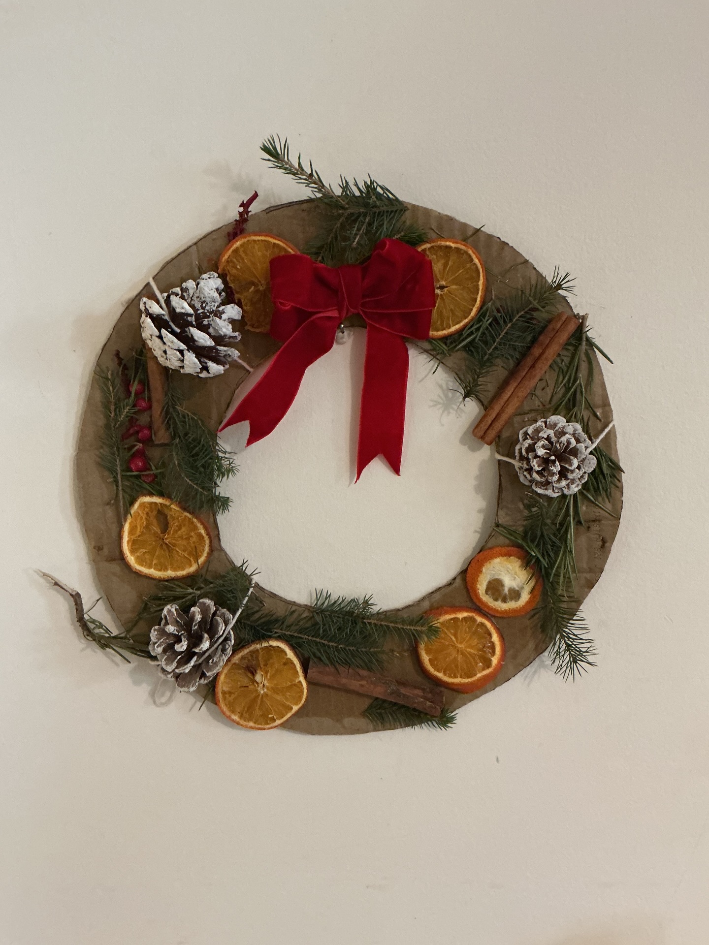 Hygge Christmas fun in the baby room 🍊🎄🎅🏻