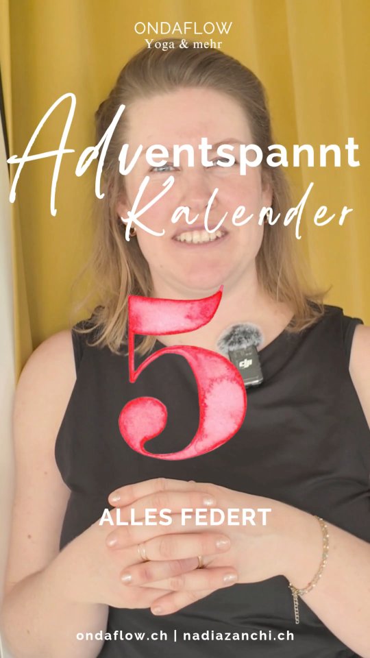 💫Türchen 5 | Alles federt💫
Wer mich kennt, die/der weiss, dass ich von Herzen gerne tanze. Ich habe viele Nächte auf der Tanzfläche verbracht und gute Musik entfacht Glücksgefühle in mir wie wenig anderes.
🪩Tanzen…oder eben hüpfen oder federn regulieren aber tatsächlich auch unser Nervensystem. Federnde Bewegungen mögen unsere faszialen Strukturen sehr und wir können uns «entladen».
Hüpfen und federn ist auch gesund für unsere Wirbelsäule und die Gelenke. Wir tun das in einem durchschnittlichen erwachsenen Alltag meist viel zu wenig.
🤪Und wenn du jetzt denkst: Wie geht hüpfen denn? Dann ist jetzt der Moment, um wieder damit anzufangen. Seit ein paar Woche tu ich wieder regelmässig «seiligumpe». Das tut gut und gibt auch mental ein Stückchen Kindheit zurück.
Probiers gerne aus! Was macht tanzen, hüpfen, federn mit dir?
Gerne liken, teilen, reposten, kommentieren und an Lieblingsmenschen weitererzählen💜
Ps: Ich verlinke euch in den Kommentaren noch eine Songinspiration🎁
#allesfedert
#adventspanntkalender
#adventskalender
#yogaeveryday
#yoga
#mindfulness
#achtsamhüpfen