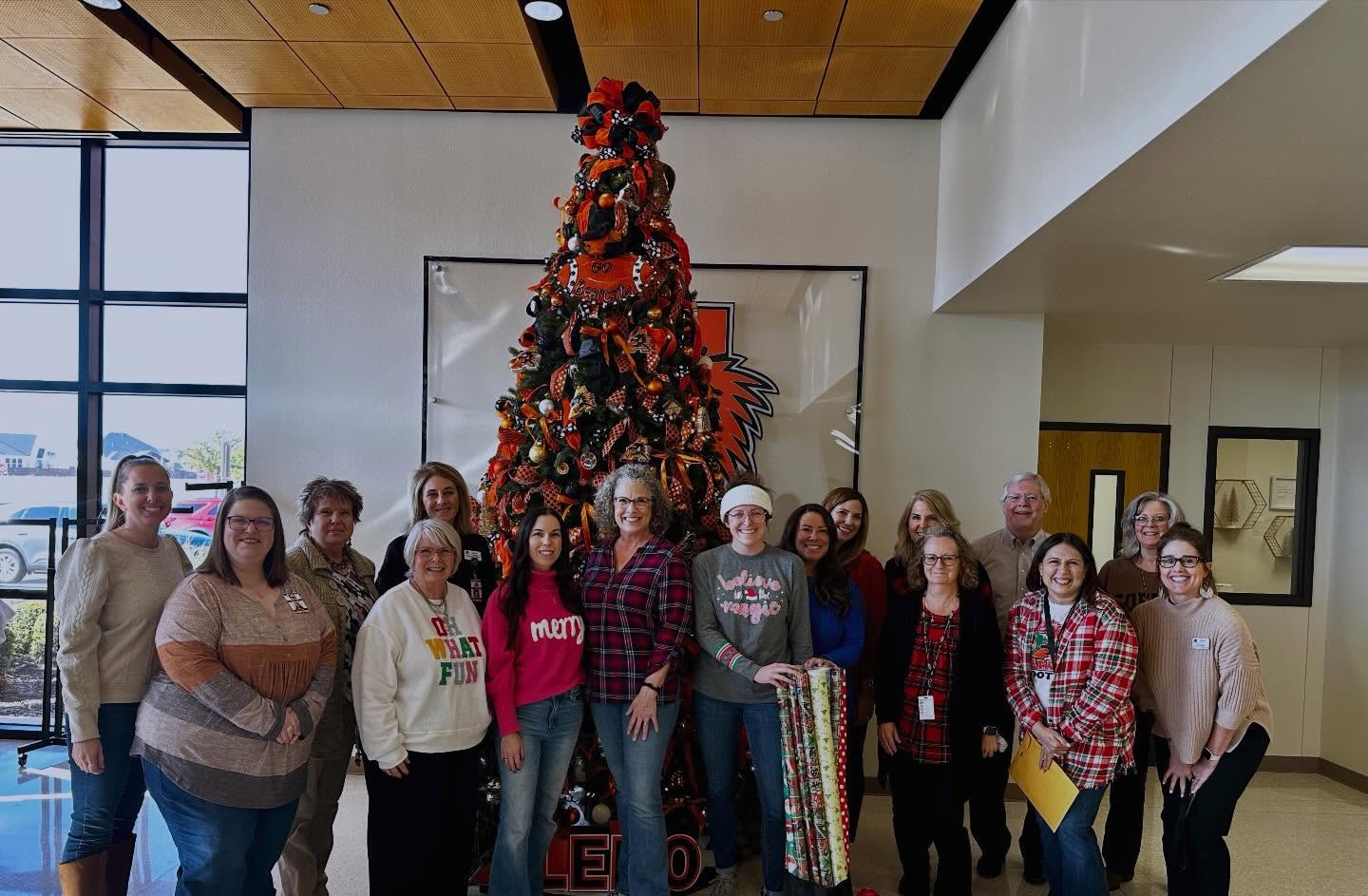 AdvoCats President/Angel Project co-chair Lisa Robertson and Special Projects VP/Angel Project co-chair Michelle Parker recently gahered with Aledo ISD Admin for our Angel Project. THANK YOU @aledo_isd for your donations, we are grateful for you🧡🖤