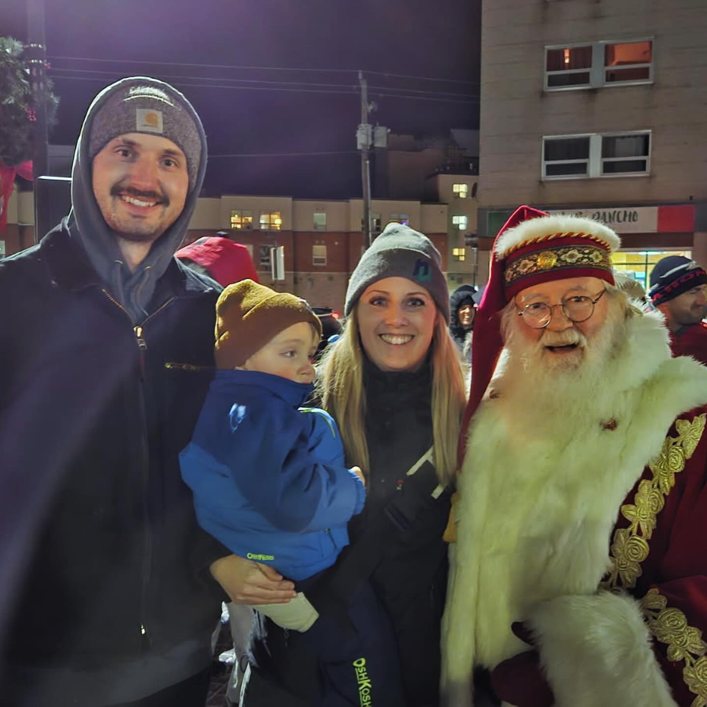 The @downtownnorthbay Christmas Walk was beautiful, bright and busy! 🎅🏼 🎄 We even ran into Santa at the Tree Lighting. He was excited to spend the evening at the Winter Market! Tomorrow is support small business day. Consider shopping local this holiday season - I guarantee you can find everything you need right here at home 💙
