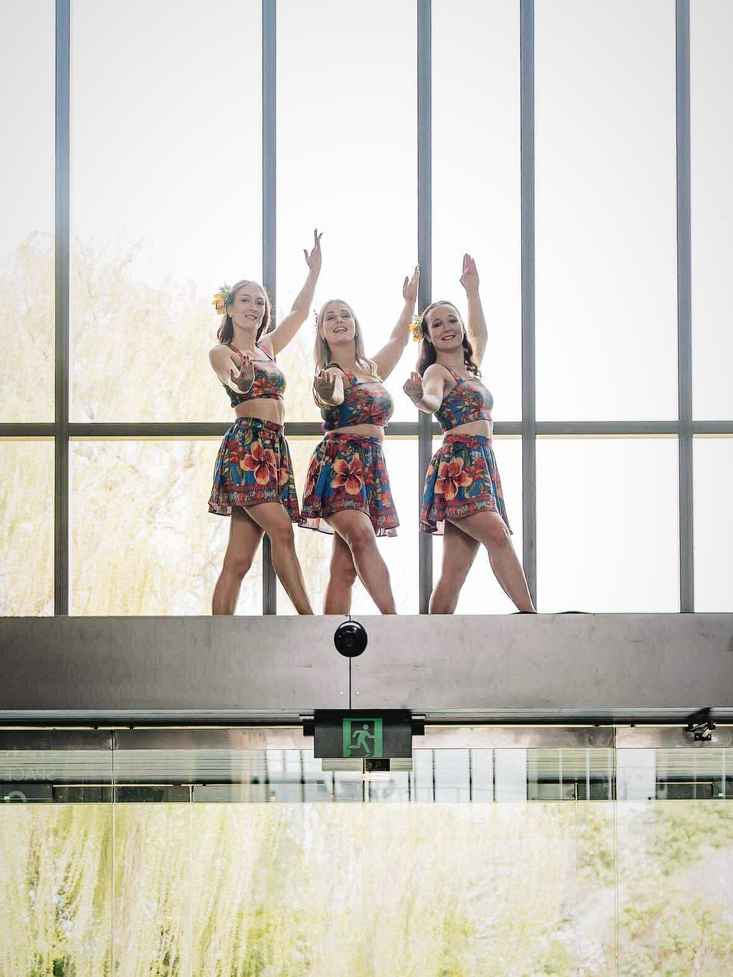 Entertaining the stunning attendees of the Vintners Long Lunch
🏝️ 🐚 🌺
#societyentertainment #societyentertainers #themedentertainmentdesign #specialevent #wellingtonevents
📸 @br4dy