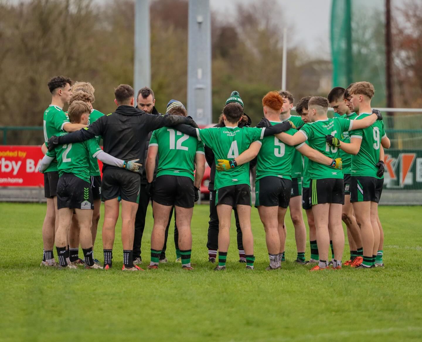 Our U16 footballers kicked off their championship campaign in style, grinding out a victory against Moate 🟢⚪️ The boys set the tone for what promises to be an exciting championship run. Thanks to Shandonagh G.A.A for use of their pitch, and to Alex Sheridan our TY student who took some brilliant snaps during the game @alexsheridanphotography 🙌🏻 #colaistemhuire #gaa #positivityprideperformance #junior #football #championship #championshipbegins