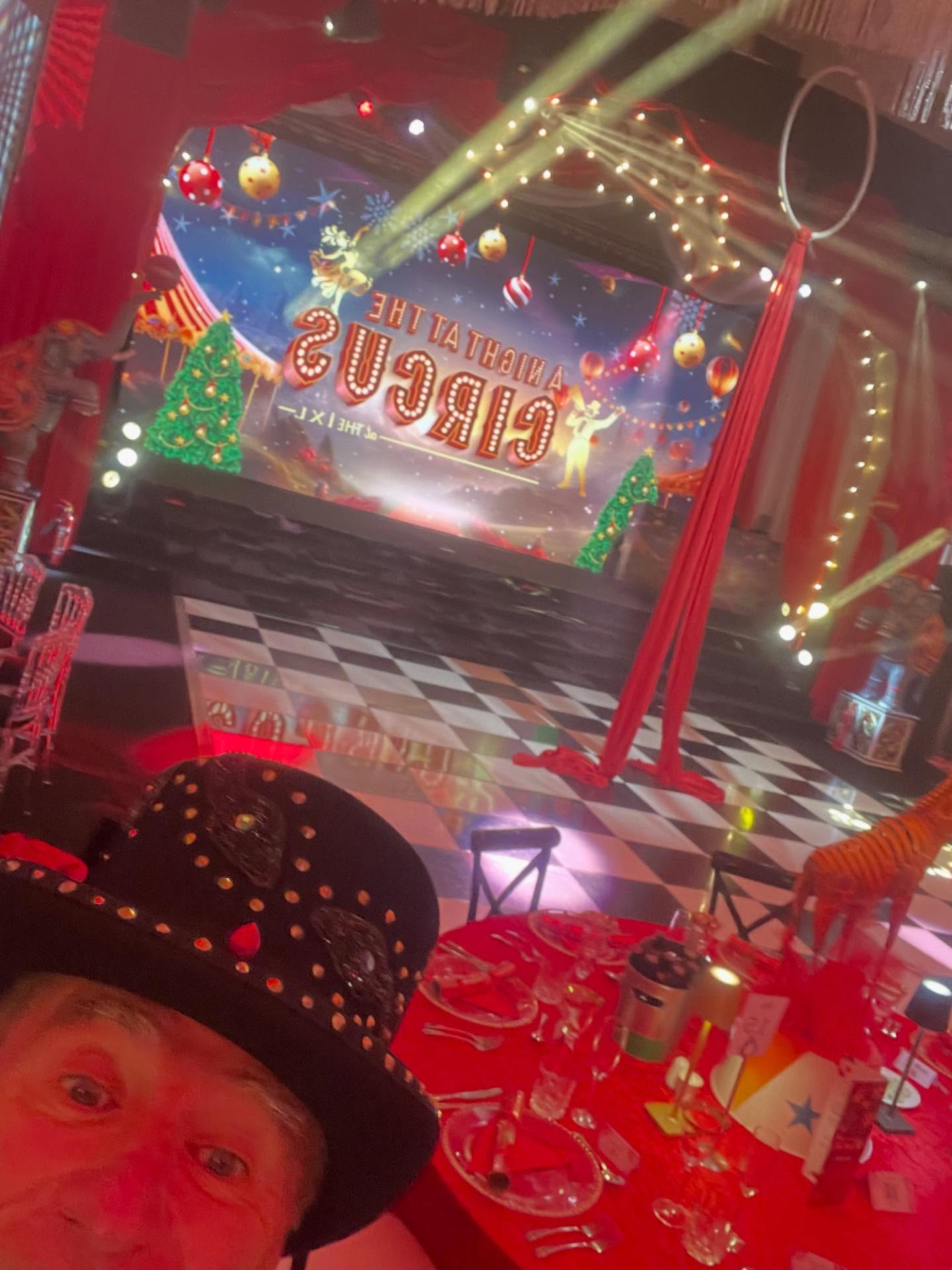 Another fabulous night at IXL. Over five hundred guests having the time of their lives. The great news is, I'm doung it again tonight! This time for six hundred boeople and there's going to be fireworks 🎇! I love fireworks!
#classinacoat #toastmastergeoff #masterofceremonies #sanjayfoods #ixlevents