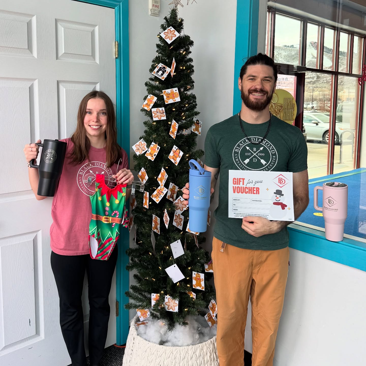 Looking for the perfect stocking stuffers? Our pro shop has hudrojugs, leotards, t-shirts, gift certificates and so much more! Visit us this week & next to secure the cutest holiday goodies🤩🎁