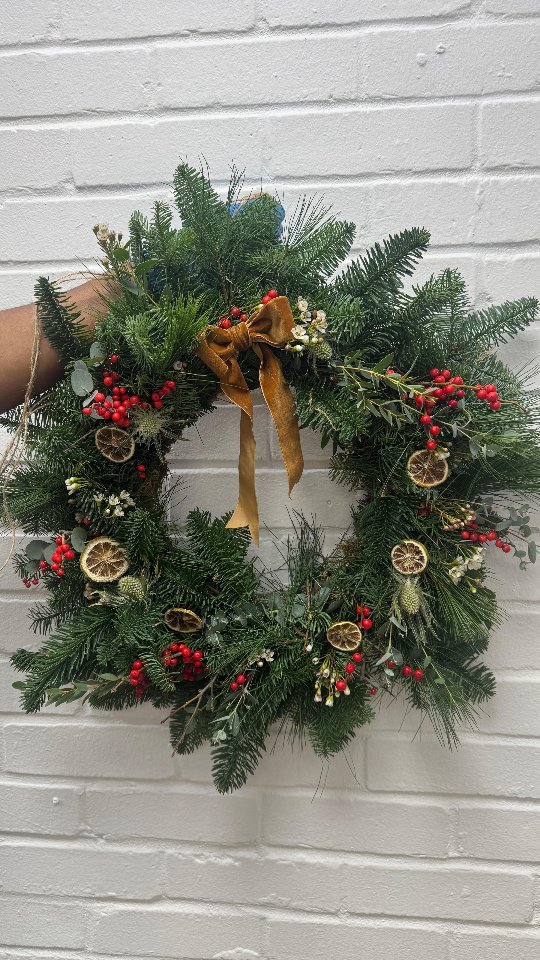 Such a cute event with @reform__reset last week 🥰
Reformer pilates followed by wreath making, the perfect way to get into the festive spirit 🎄