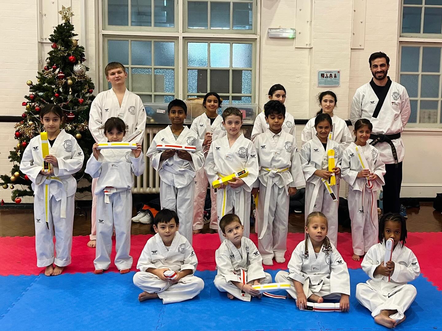 Congratulations to our Hansu students for completing their new belt Gradings! π 1/2