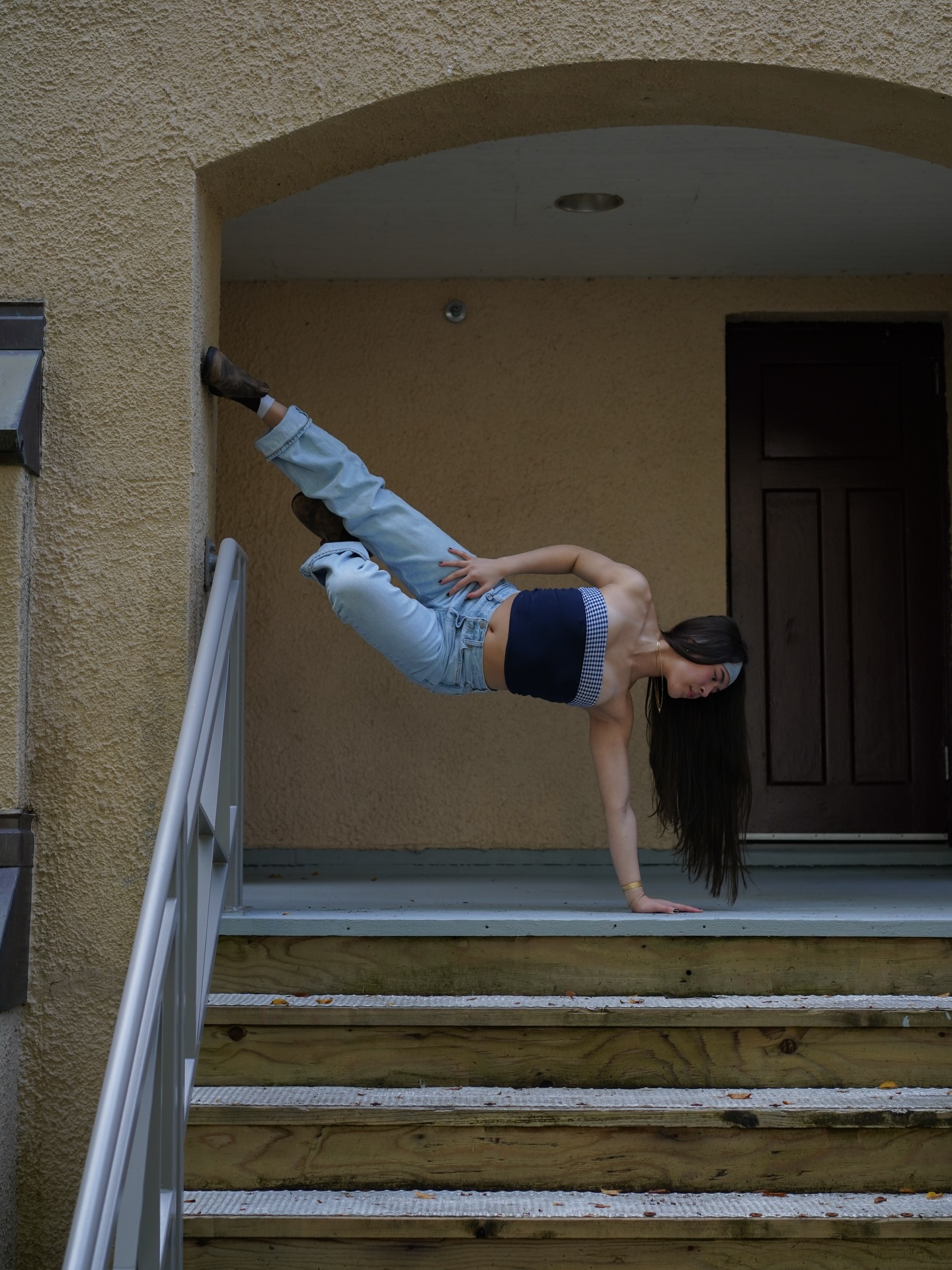 Introducing: TAYLOR JACKSON ⭐️
🎓 3rd year in Microbiology and Immunology
Hometown: Prince Rupert, BC
Years dancing: 17
Year on team 3rd
📸 @jamiesamoyloff