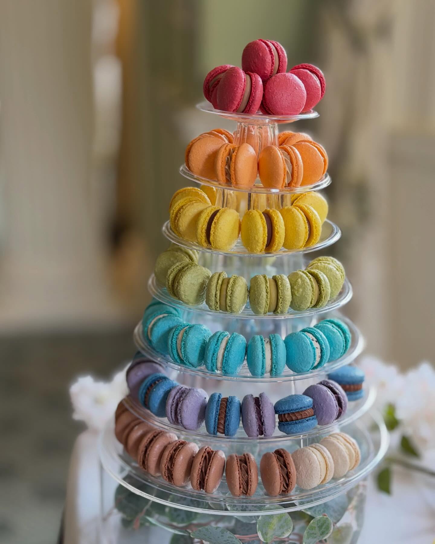 Hosting a party? Make it colourful with our delectable macarons! You can order all 10 flavours off our December menu and arrange them on a macaron tower, for an event to remember ✨
Did you know that we make macarons in different sizes? Bite size mini macarons (perfect for parties), regular size macarons are great for gifting, large macarons (or Big Macs as one customer called it) for special occasions and perhaps dinner parties to serve as individual desserts, and XL macarons that are otherwise known as macaron cakes. Plenty to choose from!
Whatever your event, there’s a macaron for it! 😉
#macarontower #tastetherainbow #makememories