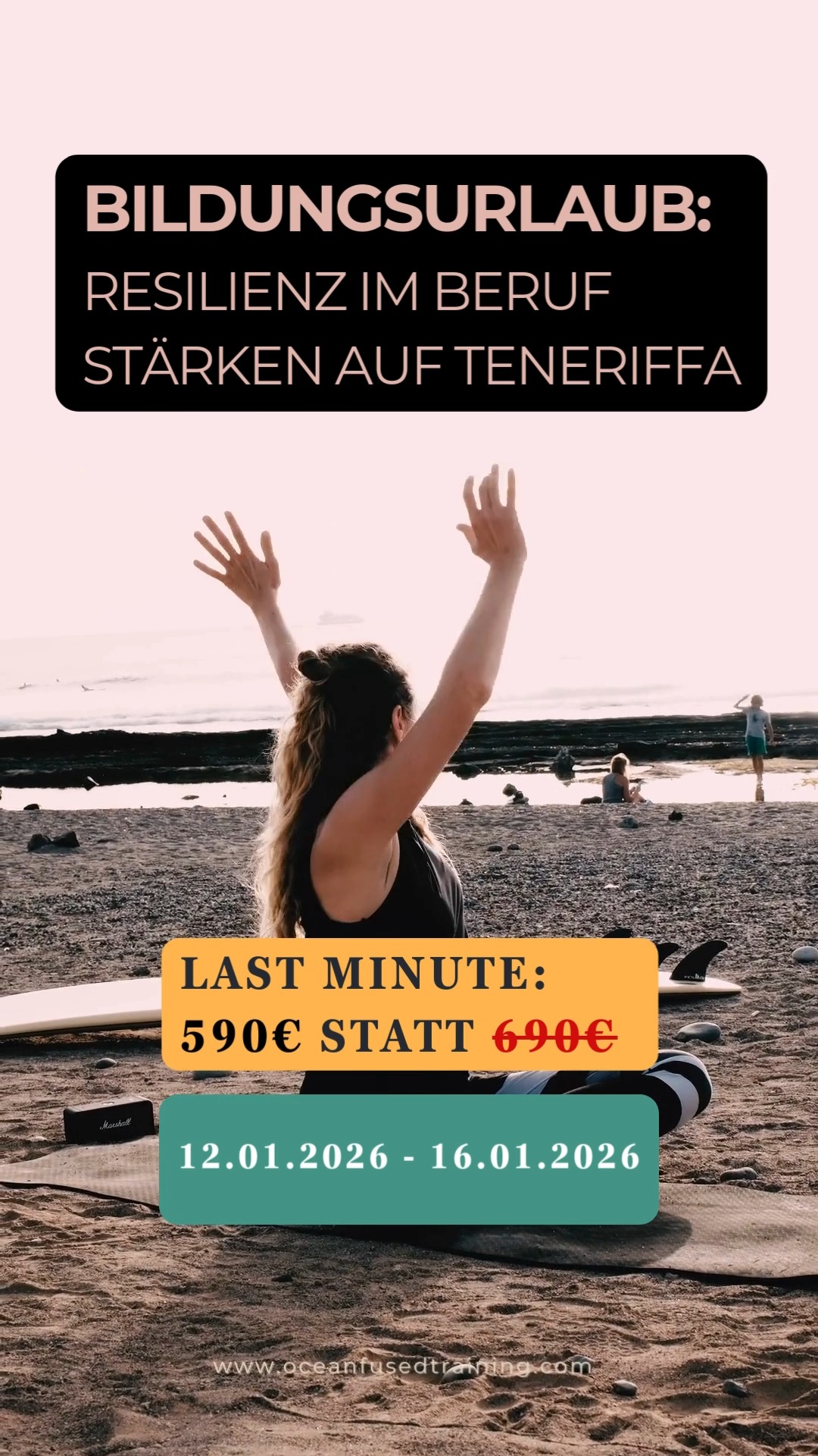 Stressbewältigung, die im Körper ankommt. Unser Bildungsurlaub verbindet Embodiment-Pädagogik mit wissenschaftlich fundierter Resilienzarbeit.
Was dich erwartet:
🧠 Neuropsychologische Modelle zu Stress & Resilienz
💭 Reflexion & Transfer in deinen beruflichen Alltag
🤝 Gemeinsames Lernen in kleiner, vertrauensvoller Gruppe
Aktivitäten:
🌊 Surfen als reale Stress- und Selbstwirksamkeitserfahrung
🧘♀️ Yoga & Atemtraining zur Regulation des Nervensystems
Rahmenbedingungen:
📍 Ort: Playa de Las Américas, Teneriffa
🥐 Jeden Tag gemeinsamer Brunch inklusive
Sichere dir jetzt unser Last-Minute-Angebot für folgende Termine:
📅 Montag, 12. Januar – Freitag, 16. Januar 2026
💶 jetzt 599 € statt 690 €
—
🌊 Hi, wir sind Ocean Fused Training. Wir verbinden berufliche Weiterbildung mit Natur und Bewegung. Folge uns für fundierte Impulse rund um Stressregulation, Selbstfürsorge und Resilienz im Berufsalltag.
#Stressmanagement #Resilienz #oceanfusedtraining #Bildungsurlaub #Bildungszeit #Teambildung #Embodiment #Surfen #Yoga #Achtsamkeit #Meditation