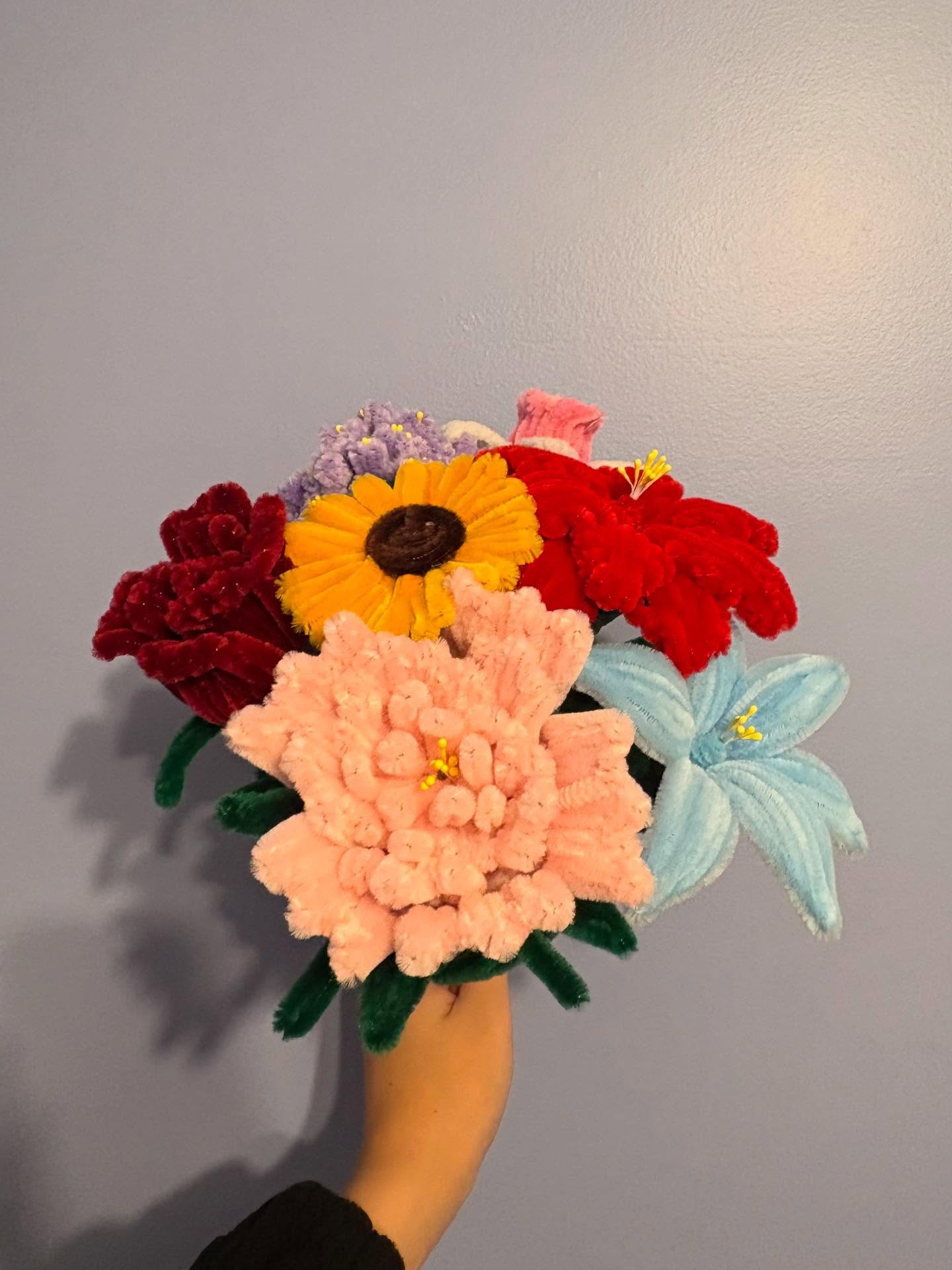 We’ve been busy! 🌸💛
Our pipe cleaner flowers have been spreading joy at senior nights, birthdays, and have been thoughtful gifts. With every order, every stem helps support St. Jude, so don’t forget to keep on ordering. Thank you for helping make a big impact. 💐✨
#foreverflowers #blossomsbybecca #stjude #holidayseason #foragoodcause