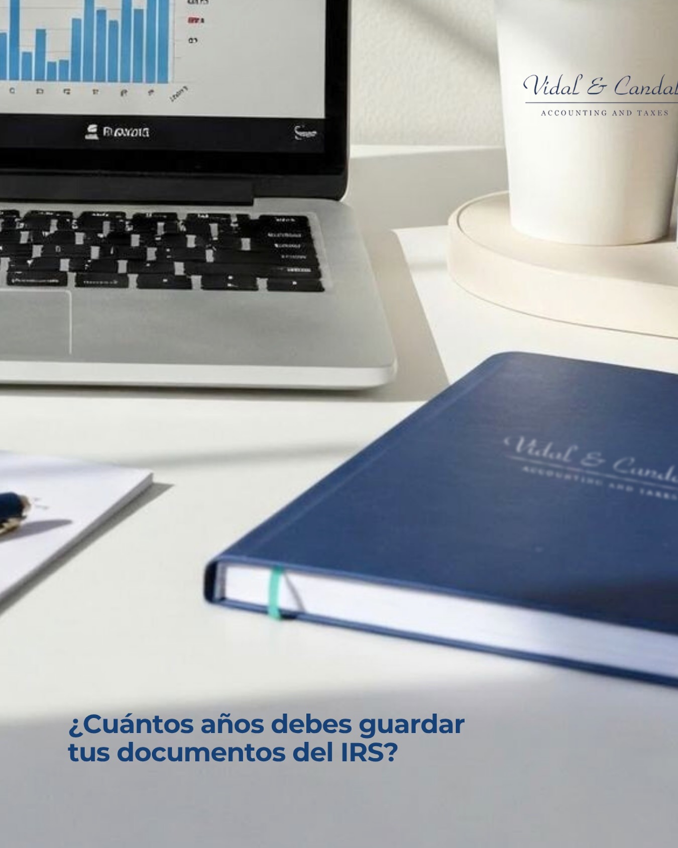 ¿Estás guardando tus documentos fiscales el tiempo suficiente?
Esto es lo que dice el IRS:
El período de prescripción para que el IRS audite una declaración es de 3 a 10 años.
Si la declaración es fraudulenta o no se presenta, el IRS no tiene límite de tiempo para auditar.
Por eso, se recomienda guardar documentos fiscales hasta por 10 años, especialmente si tienes ingresos variables, deducciones grandes o eres dueño de negocio.
Este consejo aplica tanto para individuos como para pequeñas empresas.
💡 Guardar tus documentos puede ahorrarte muchos dolores de cabeza en una auditoría futura.