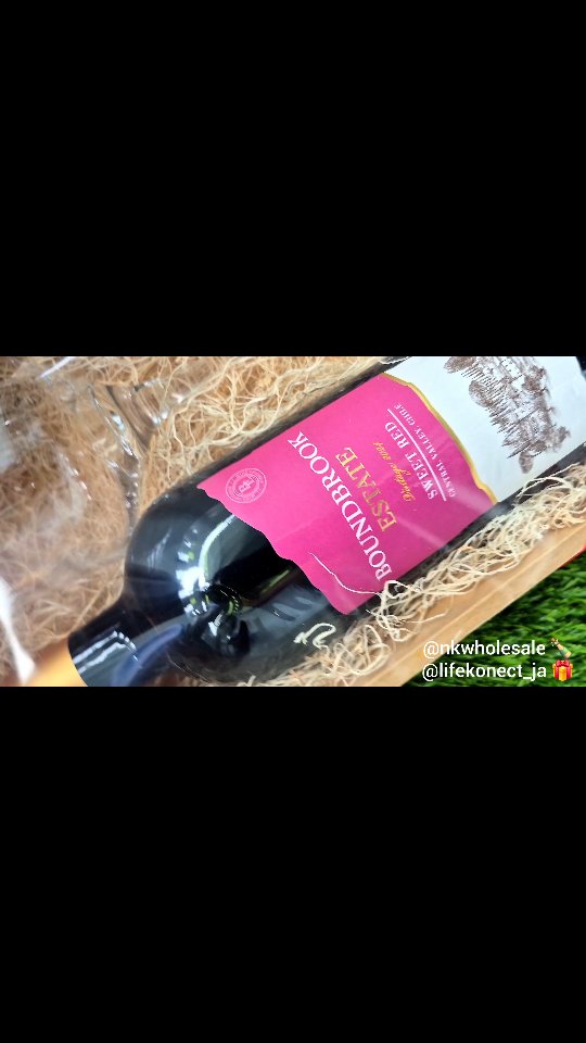 Only at @nkwholesale 94c Old Hope Road. What's under your tree this season🎄?
🎶: @blessedmessenger1 🙌
#nkwholesale #wineforchristmas #lifekonectgifts