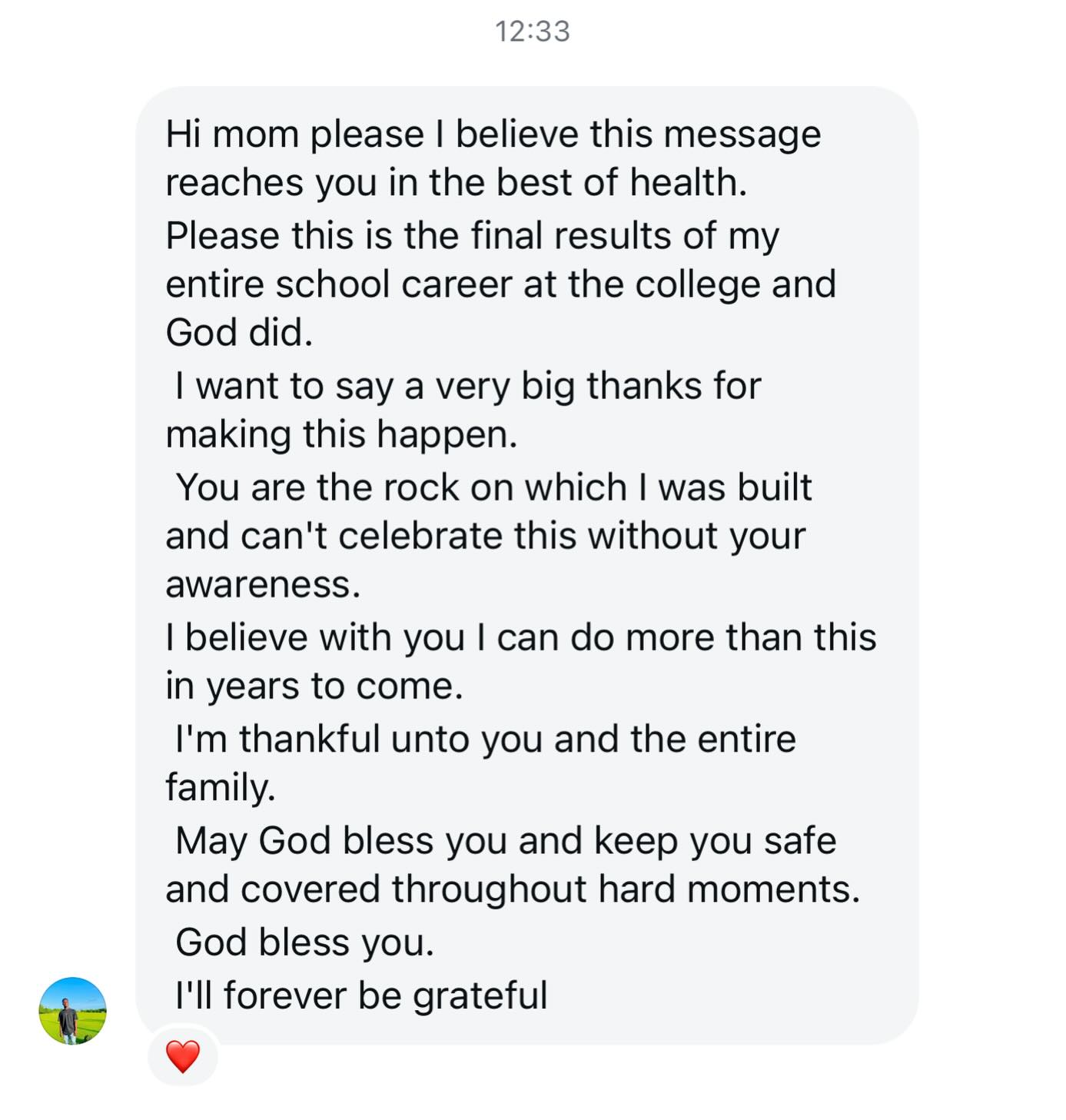 Idag fick vi ett så himla fint meddelade 🥹❤️ Det är lika mycket till er som till oss! Tänk att vi tillsammans möjliggör detta för barn som kämpar med en tuff start i livet utan goda förutsättningar. För barn som saknar skyddsnät och anhöriga som stöttar. I snart 18 år har vi kämpat för dessa barn och med dessa bevis på att det gör skillnad fortsätter vi gärna i 18 år till! Tack till alla er som är med och gör skillnad! 🙏 Swisha gärna en julgåva till 1231225200 om du vill vara med att hjälpa fler barn i Ghana till en bättre framtid 💫❤️