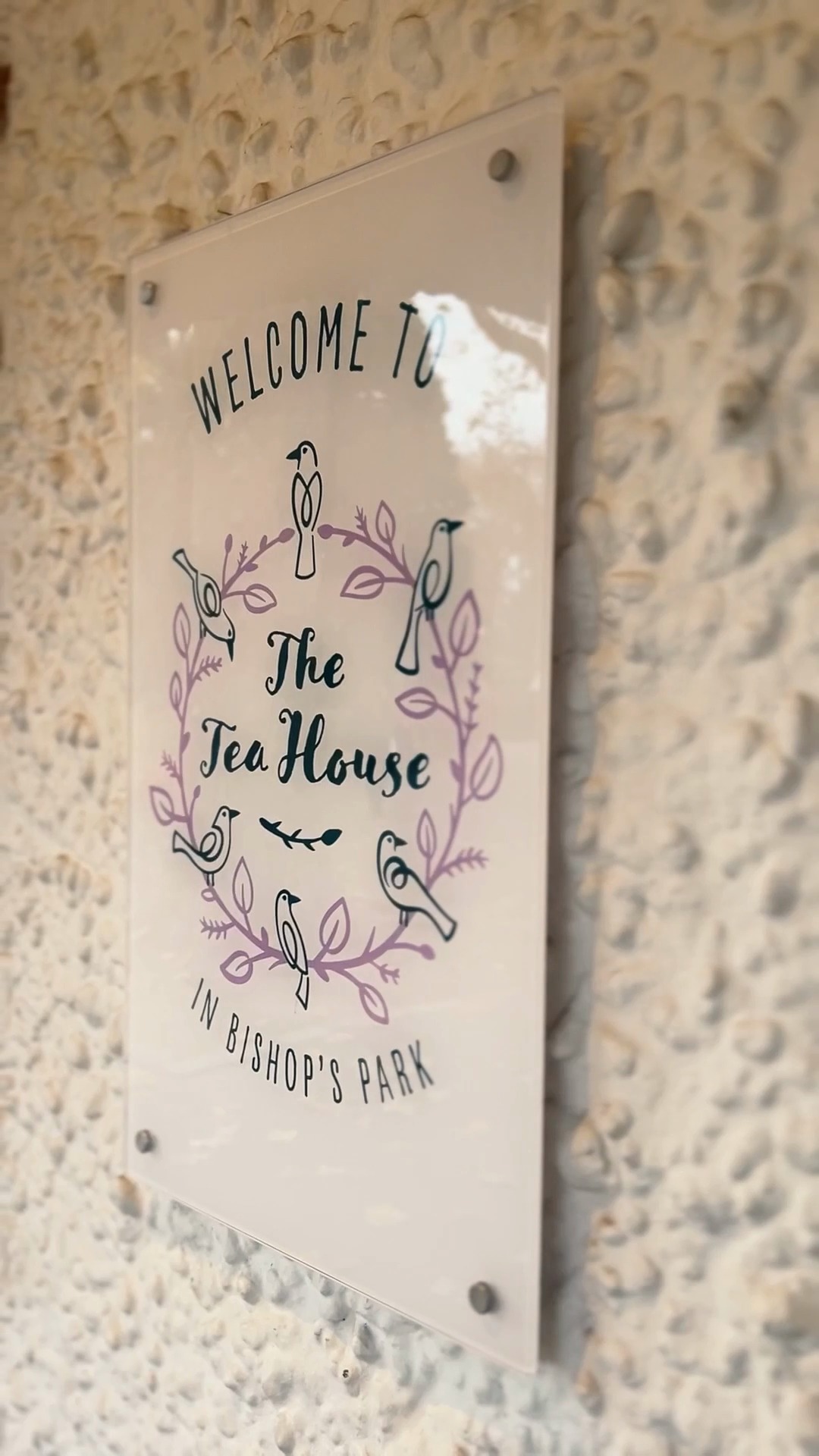 There is nothing quite like a crisp winter walk through Bishops Park to clear the mind. ❄️✨
Follow the path past the pond and find your way to The Teahouse. Whether you’re stopping by for your morning flat white or a warming hot chocolate, we’ve got the perfect hand-warmer for your stroll.
Our coffee is from our friends at the Curious Roo Roastery, so every cup is full of goodness and flavor. ☕🐄
Stop by, say hello to our baristas, and enjoy a little moment of warmth in the heart of Fulham.
#TheTeahouse #BishopsPark #RootsAndBerries #LondonCoffee #ParkLife #WinterWalks #FulhamEats