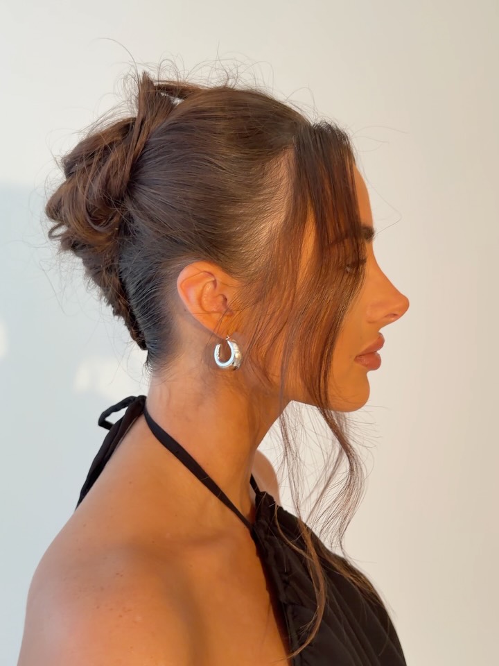 eeeep so excited for the styling season ⚡️🎄
i have styling appointments, whether that be styling or blow dries, available to book via @gallagherandwashington or give me a dm 🫶🏼
loved this french twist for @martha.ruby.rose @onyxiiofficial
my christmas eve, boxing day and NYE appointments are available to book via the link in my bio ✨
🌟complimentary colour + extensions consultations are available this week! consultations are required for new clients 48 hours prior to colour appointment🌟
service 🤩 styling 🤩
💰 £40
based 📍- @gallagherandwashington 27 Dovedale Road, L18 5EP
📱enquiries - contact button + DM
📱book - link on profile
products used -
@lorealpro @lorealuki @loreal @lorealpro_education_uki @rosieoconnorprohair
@salonsdirect @sallyserskineliverpool
@beautylaunchpad
@hairdressersjournel
i don’t edit my pictures 📸
~
#hairbylucyansboro #studioluxe #studioluxeliverpool
#beautylaunchpad #hairdressersjournal #lorealcolourspecialist #liverpool #liverpoolhair #colourspecialist #blondespecialist #balayagespecialist #liverpoolhairspecialist #liverpoolbalayage #styling #hairup #liverpoolstyling #christmashair #liverpoolhairup #liverpoolwedding