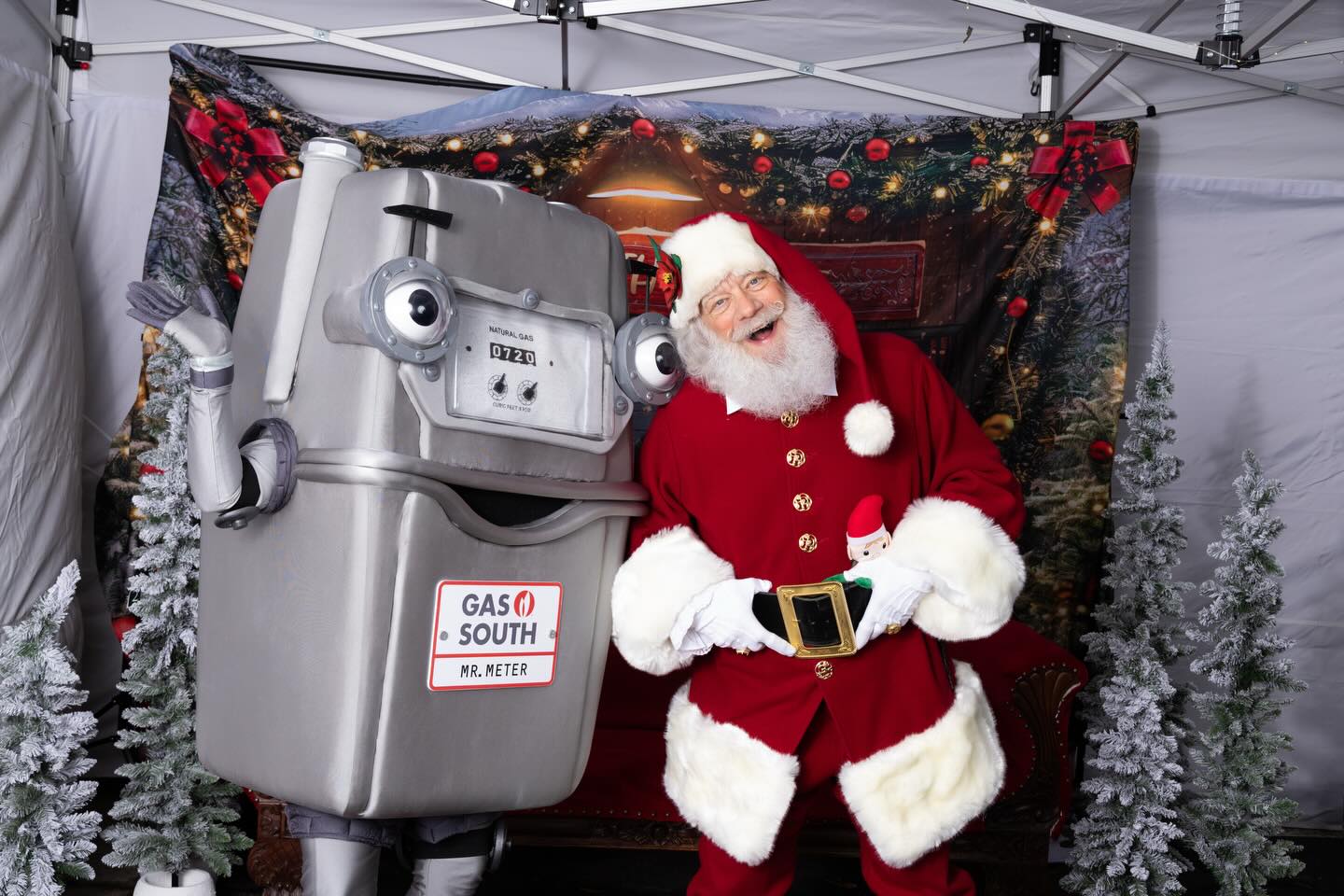 Santa had a chance to check up on his heating needs for the winter. Photo by @instasavas @cobbemc @gas_south