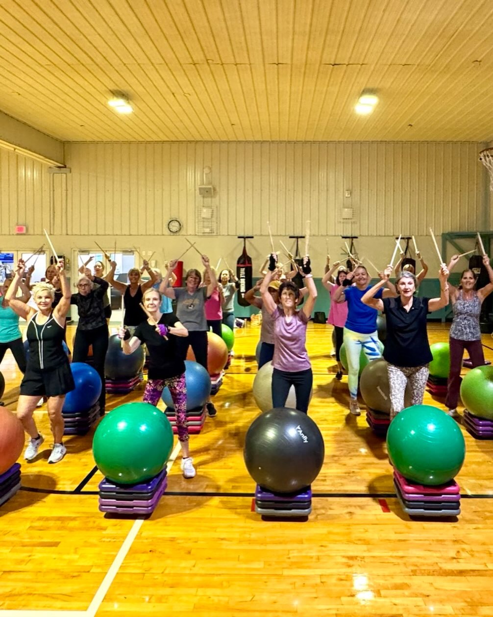 Who would’ve thought beating drumsticks on an oversized ball would make me sweat…and actually feel lighter? 🥁
But as we head into Thanksgiving week, I found myself in a drumming workout class (I’m strategically hidden in the back 🫢) with @kurtzcrowder. And wow, I drummed out stress I didn’t realize I was carrying.
The holidays hit differently when you’re a mom with cancer. They’re magical, memory-making, and also stressful.
Take care of yourself this week.
Create a moment that belongs just to you.
You deserve it.
#icanthavecancerihavecarpool #momswithcancer #motherswithcancer