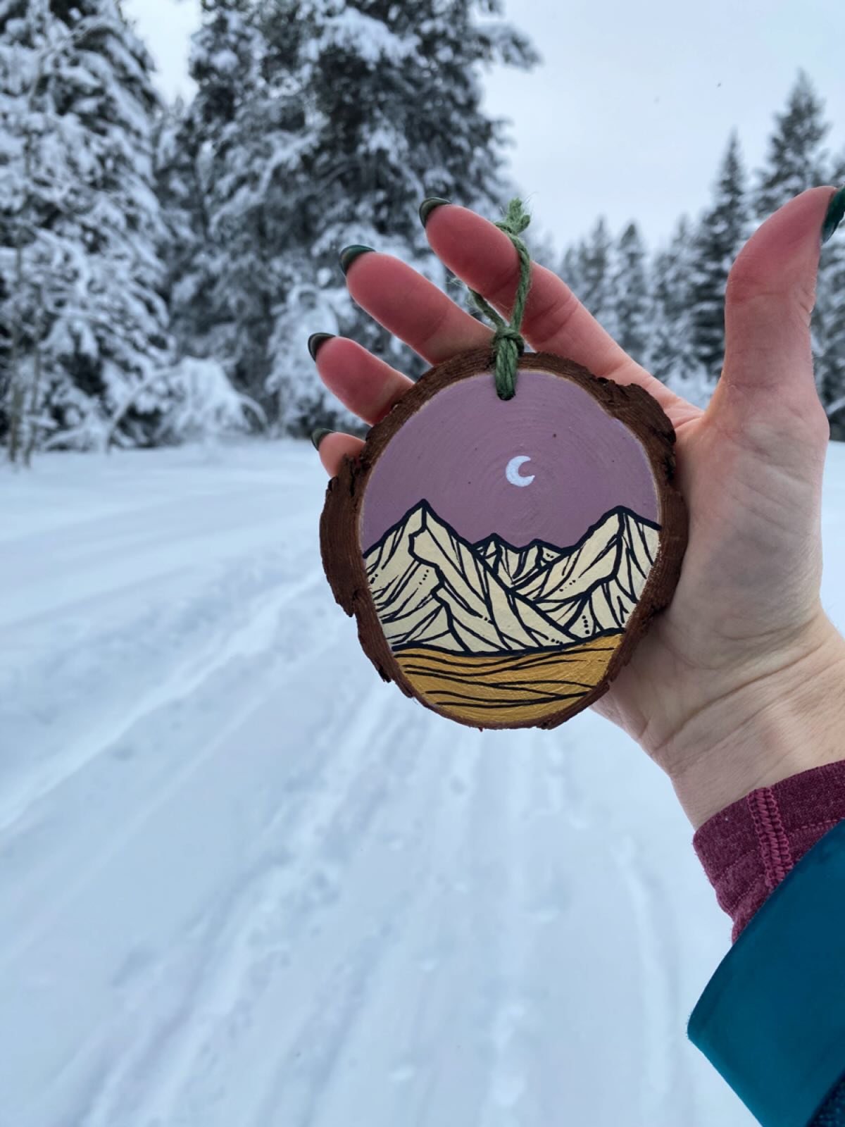 It’s hard to beat handmade! Thanks for shopping small this season!
#handpaintedornaments #woodsliceornament #madeinidaho #idahofalls