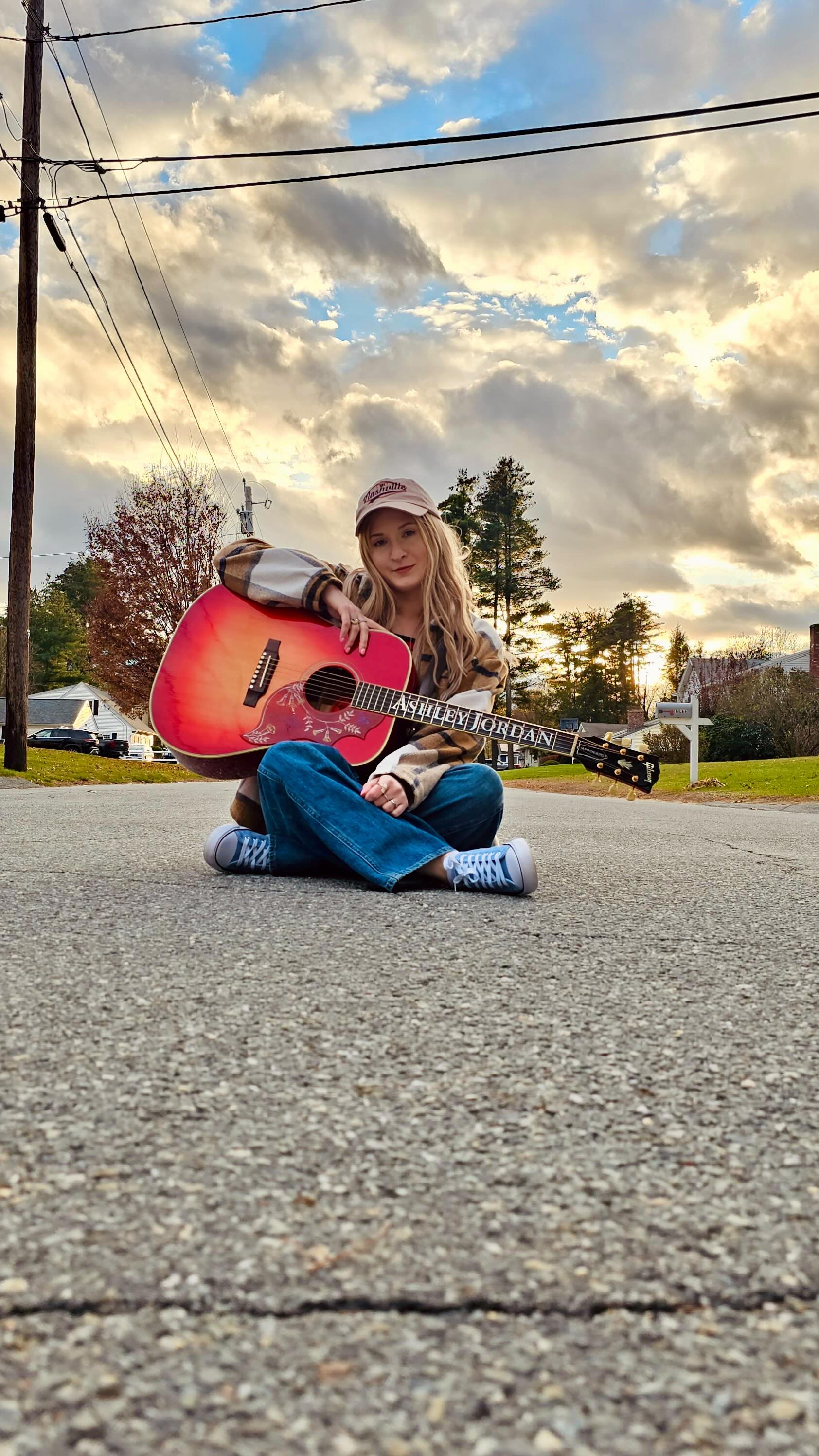 What do I like to write about? Truth that unsettles some, & feels like home to others…🖤 -AJ
#ɴᴇᴡsᴏɴɢ
.
🕊️
#musicdiscovery #sadgirlsclub
#emotionalmusic #upcomingartist
#sadsongstatus #nashville