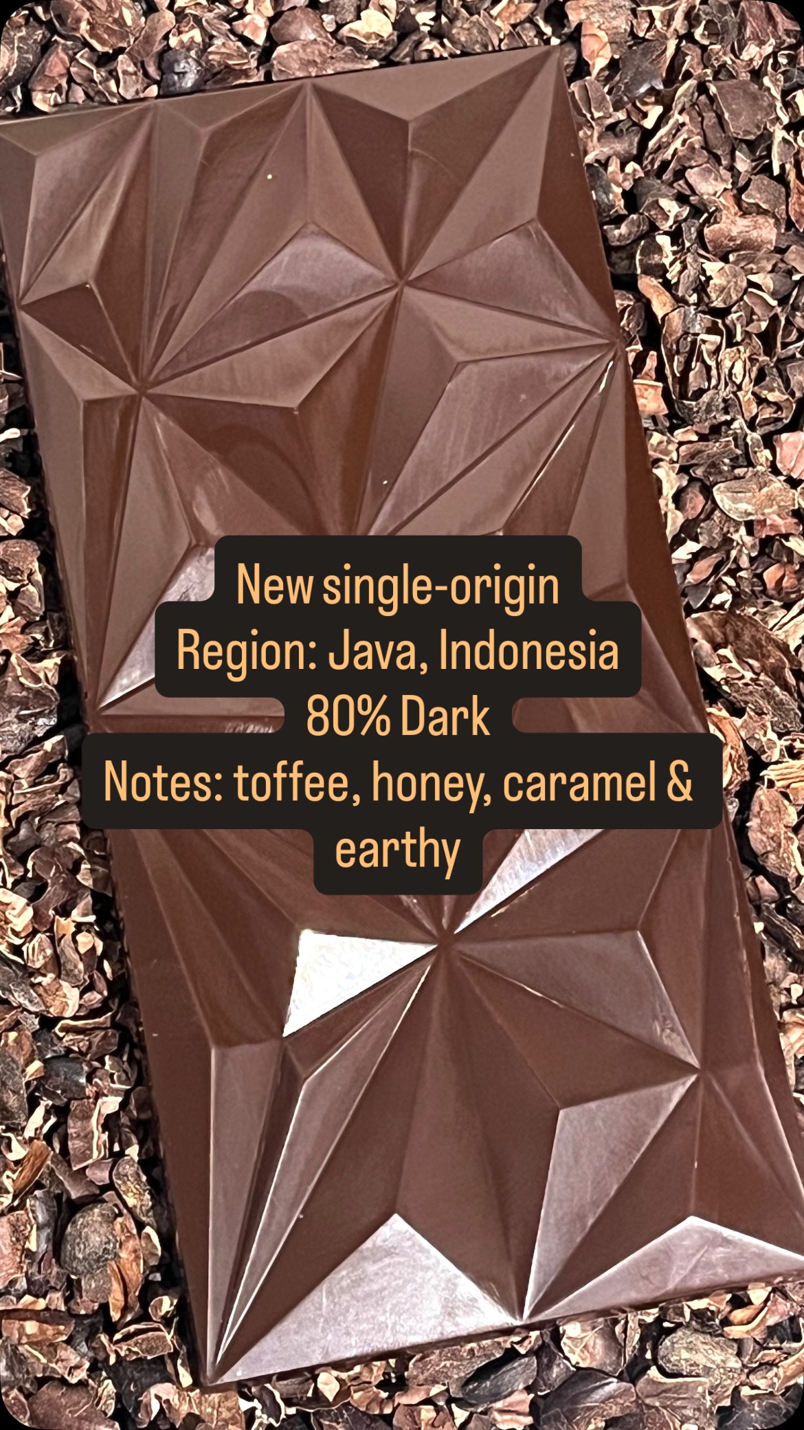 New Single-Origin Chocolate Bar Launch 🍫✨
Come and discover our latest addition to the bean-to-bar range!
Crafted with gold-award cocoa sourced from the volcanic regions of Indonesia, Java 🇮🇩
This brand new 80% dark chocolate bar offers beautifully complex tasting notes such as caramel, toffee, honey and earthy tones 🪵
Be the first to taste this delicious newcomer tomorrow, Saturday 6th December, at @dukeofyorksquare from 10am to 4pm.
We can’t wait to share it with you!
🍫🍫🍫
#NewChocolateRelease #BeanToBar #CraftChocolate #ChocolatierLife #IndonesianCacao #DarkChocolateLovers #FineChocolate #SingleOriginCacao #ChocolateTasting #ArtisanChocolate #veganchocolate #GoldAwardCacao #DukeOfYorkSquare #LondonFoodies