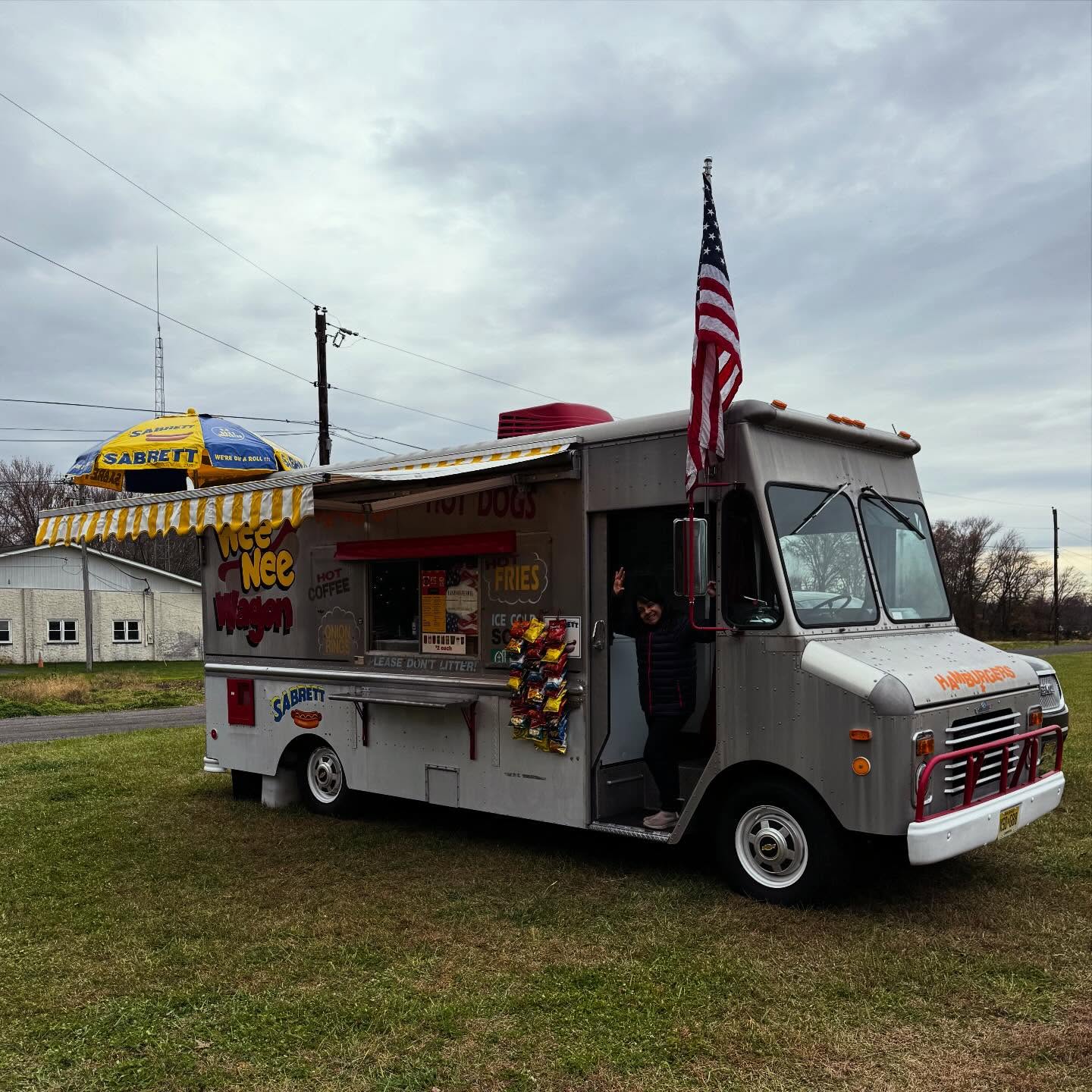 The WeeNee Wagon was a pumpkin season favorite — and now it’s here all year! Stop by the food truck located right at our entrance. Open Tuesday through Saturday, 10:30 AM–3:30 PM. 🍕🌭☕️
#WeeNeeWagon #FoodTruck #NJFoodTruck #BestPizza #Deliciousness