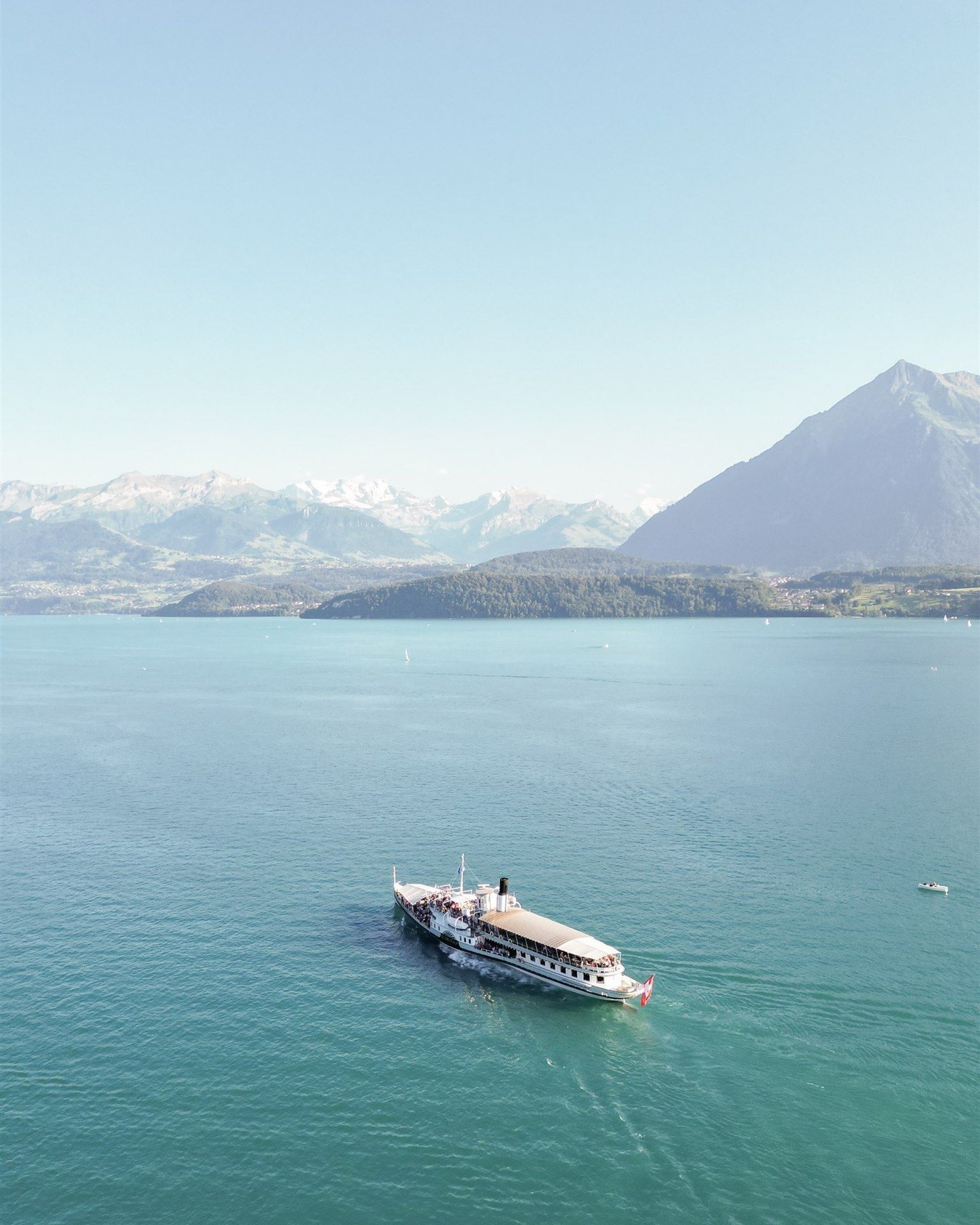 Silence is a teacher.
In the early hours, nature reminds us that beauty isn’t loud — it’s honest. This is where design begins: with presence.
Wedding Planning, Conception & Design: @gaeadesignevents
Floral Design: @gaeadesignevents
Photographer: @nathangeorgephoto
Tablecloths & Chairs: options
Location: @victoriajungfrau
Cake: @pandemiel.ch
Band: @moondancersband
Hair & Makeup: @julia__dittrich
Candles: @esteranderik @carpe_home
#GAEAEssence #NatureAsInspiration
