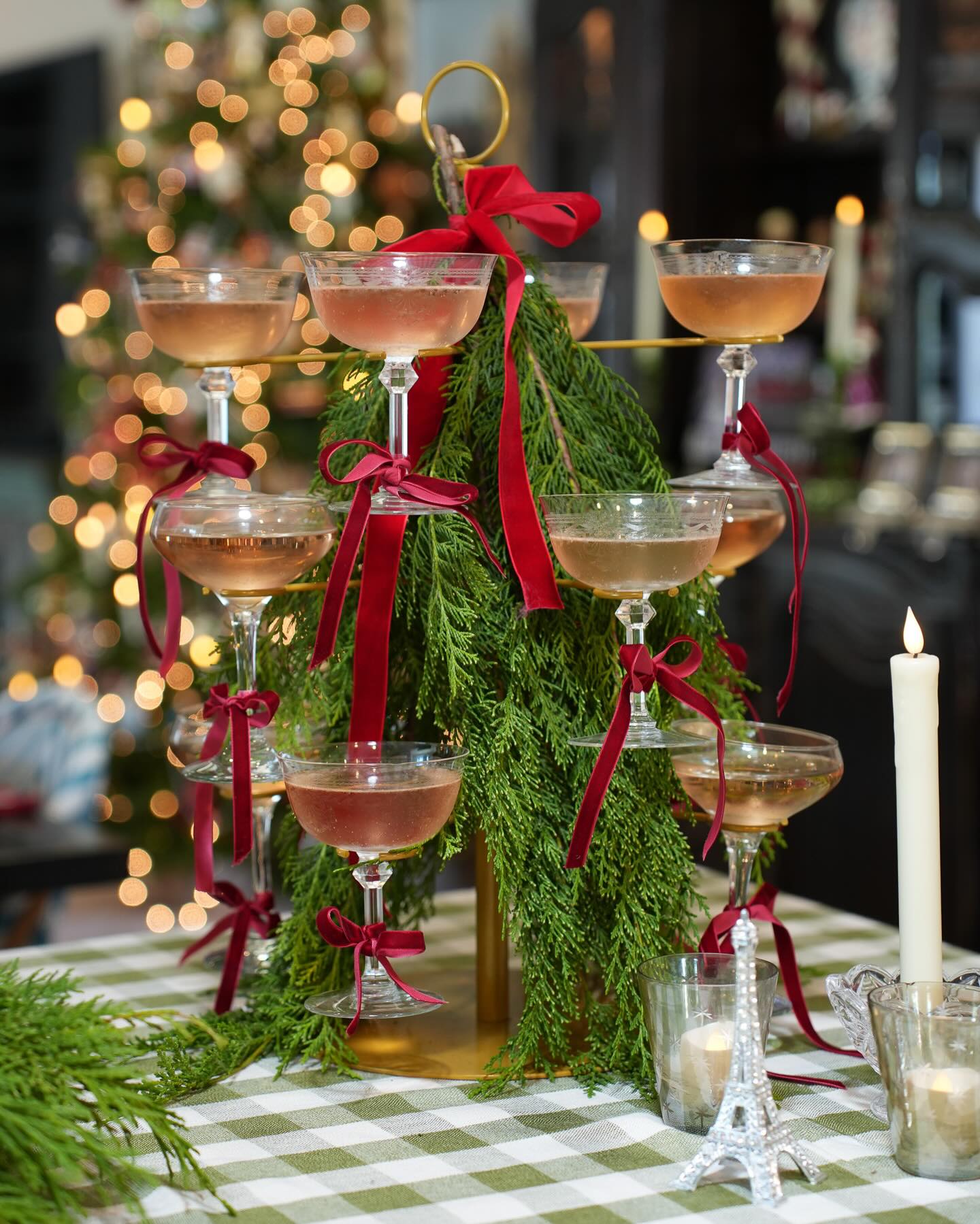 Nothing says holiday cheer quite like a festive cocktail for your guests! 🥂 🎄
Check out our latest video for a step by step tutorial on how to create this festive cocktail tree this holiday season!
#holidaycocktail #christmasdecor #holidayinspo