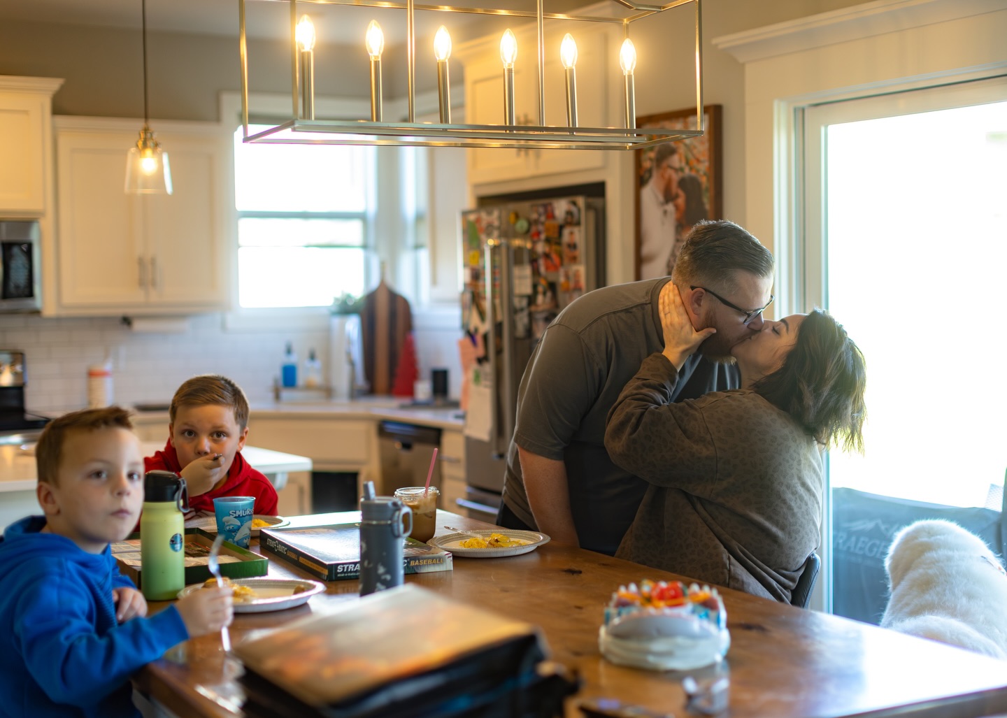 Obsessed? Understatement.
Lauren knew what she wanted and boy she got it. 💥 An unfiltered in-home session. Everyone wearing what TF they want to wear. Makin’ breakfast, watchin’ football, wrestling on the floor and the trampoline. Makin’ out in front of the kids (they’re unfazed).
This fam is everything & more. ❤️
#inhomesession #kcfamilyphotographer #documentarystylephotography