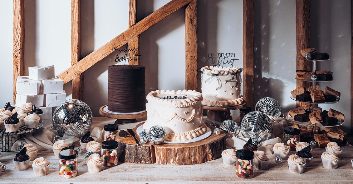 📸 @ericahawkinsphotography
When I met Jo + Darren last year I’d been so excited about the ideas they had for their dessert table. They said they were going all out and when they asked for 3 cakes, blondies + brownies, sweet jars, cupcakes all complete with a disco ball theme, they really meant it 😍
I’m completely obsessed + seeing it captured by @ericahawkinsphotography it couldn’t not go on the grid ❤️
If you’re getting married wanna chat all things dessert tables, cakes or weddings drop me a DM and let me hear all your ideas 🍰❤️