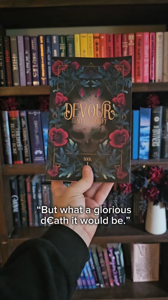 Masked morally gray hero meets a sweet and hopeful village girl? Sign me up 🥰
#romantasybookrec #romantasy #bookstagram ##fantasyromance