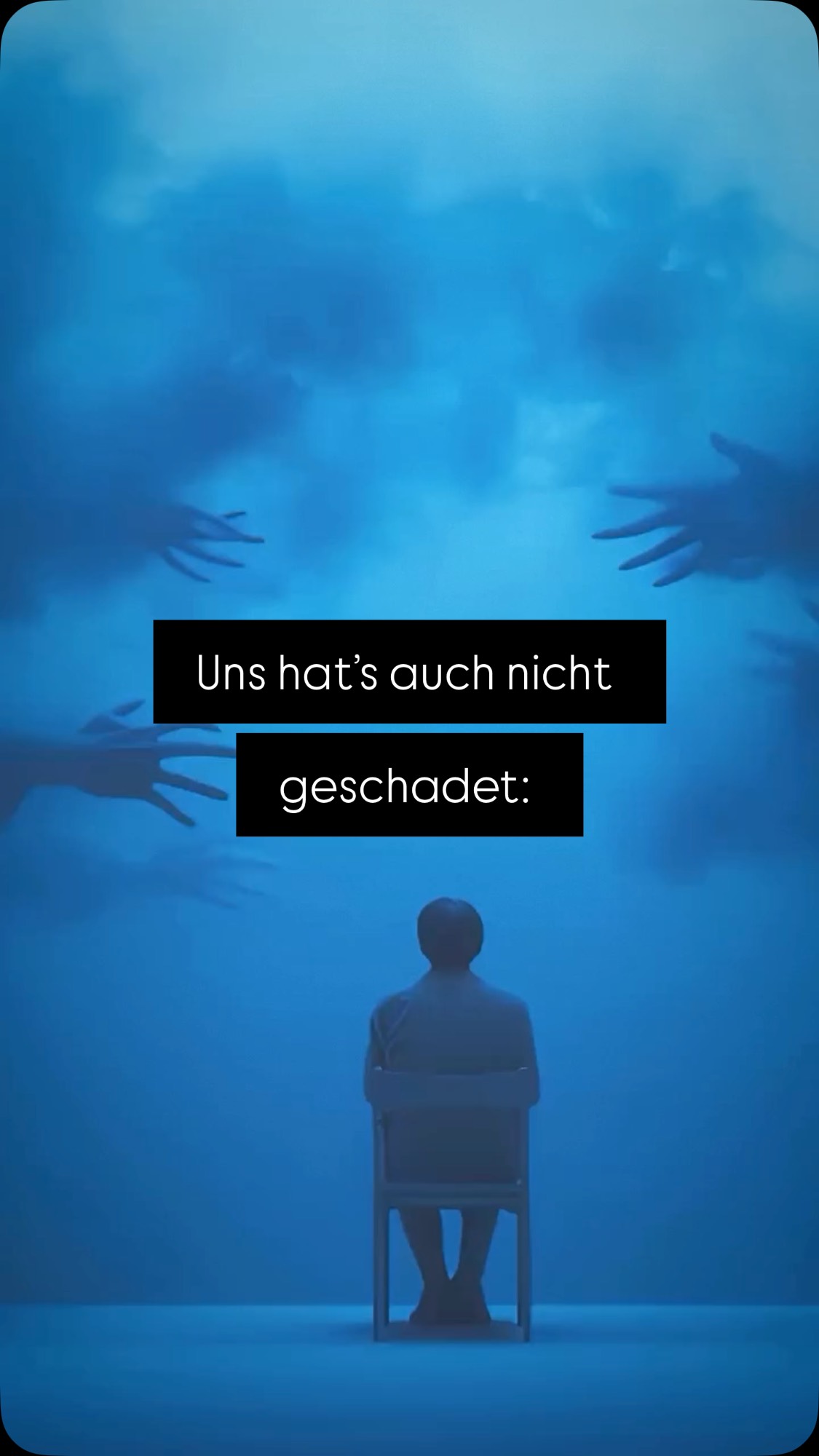 „Uns hat’s ja nicht geschadet“…
Ein Satz, den so viele von uns gehört haben.
Doch heute wissen wir:Der Körper erinnert, was der Kopf nicht fassen konnte.
Wir leben in einer Zeit, in der Psychotherapie nicht mehr stigmatisiert ist –und jetzt beginnt die nächste Phase:
💛 die Zeit, in der wir Körper, Geist & Seele nicht länger trennen. Nicht länger trennen können.
Soma ist nicht „nur“ Körper.
Er speichert. Er gleicht aus. Er erinnert.
Unser System ist ein komplexes Netzwerk aus Empfindungen, Zellen, Erinnerungen und Mustern, die sich gegenseitig beeinflussen.
✨🐅 Und das Wunder ist: Durch Körperarbeit transformieren wir nicht nur uns selbst –
sondern ganze Generationen.
Denn ⤵️
Hurt people hurt people.
Healed people heal people.
Und zwar dort, wo wir uns mit Mitgefühl begegnen, können wir annehmen, loslassen, integrieren.
Bleib lieb und achtsam. Mit dir. Deinen Mitmenschen. Wir kennen nie die ganze Geschichte. 🫂❤️🩹
Und wenn dich dein Körper schon länger ruft: Hier bist du richtig.🫱🏻🫲🏼💓✨ Folge für mehr Embodiment & Nervensystemwissen 🫀
Love, Eva
EMBODIMENT
BODYWISDOM
KÖRPERARBEIT
BEWUSSTSEIN
#embodiment#nervensystem#traumasensibel
#somatichealing#körperarbeit#innerchildhealing#emotionalrelease#feinfühlig#innerwork