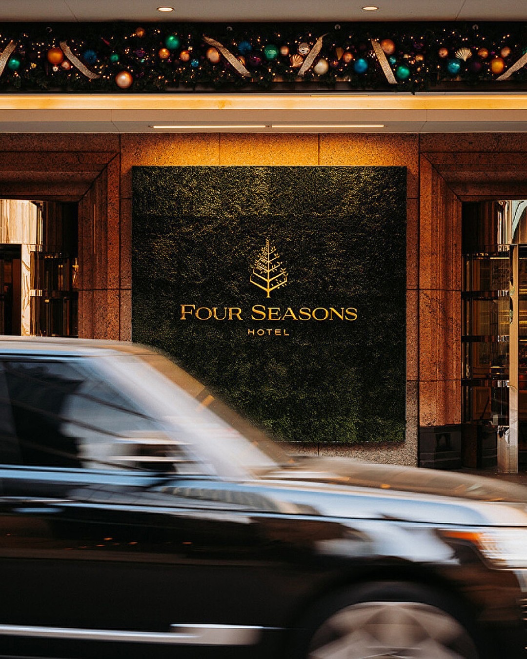 The sweetest holiday traditions are taking place at Four Seasons Hotel Chicago @fschicago. Teddy Bear Tea 🧸 brings an afternoon of whimsical holiday entertainment with artfully crafted teas, desserts and sandwiches - guests even receive a charming teddy bear keepsake to treasure. At @adornrestaurant, the Pies & Pours 🥧 dessert experience pairs a slice of Flambé S’more Pie or rich Bourbon Pecan Pie with a seasonal holiday cocktail. Additional upcoming events include Santa’s North Pole Brunch, Christmas Eve Dinner and more. ✨